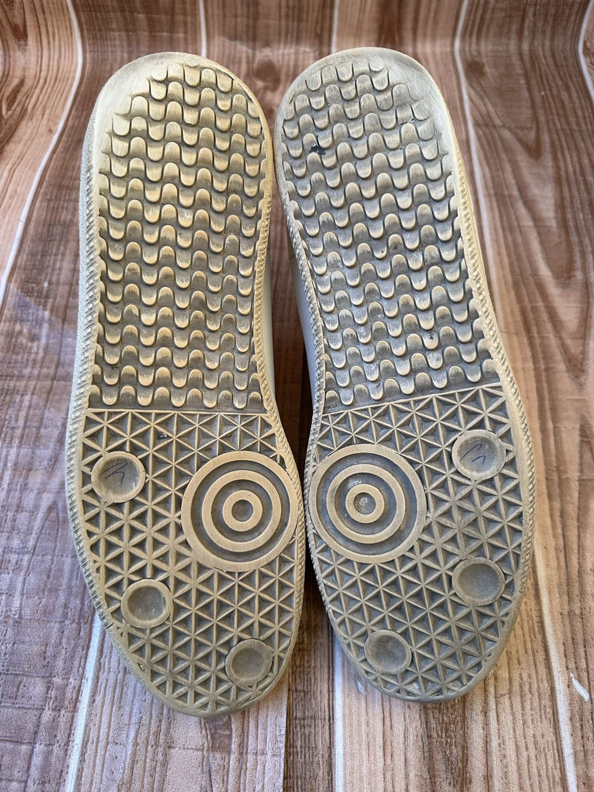 Maison Margiela Maison Margiela Futures White Leather Lowtops Size US 9 / EU 42 - 24 Thumbnail