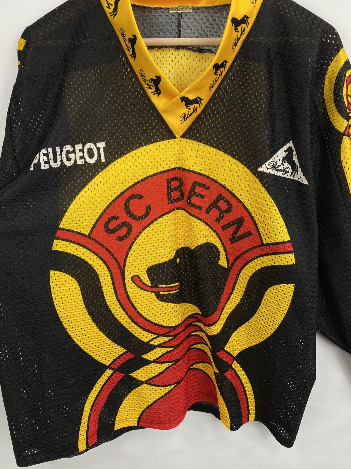 NHL 🇨🇭 Vintage 90s SC Bern Switzerland Hockey Jersey Peugeot Size US M / EU 48-50 / 2 - 4 Thumbnail