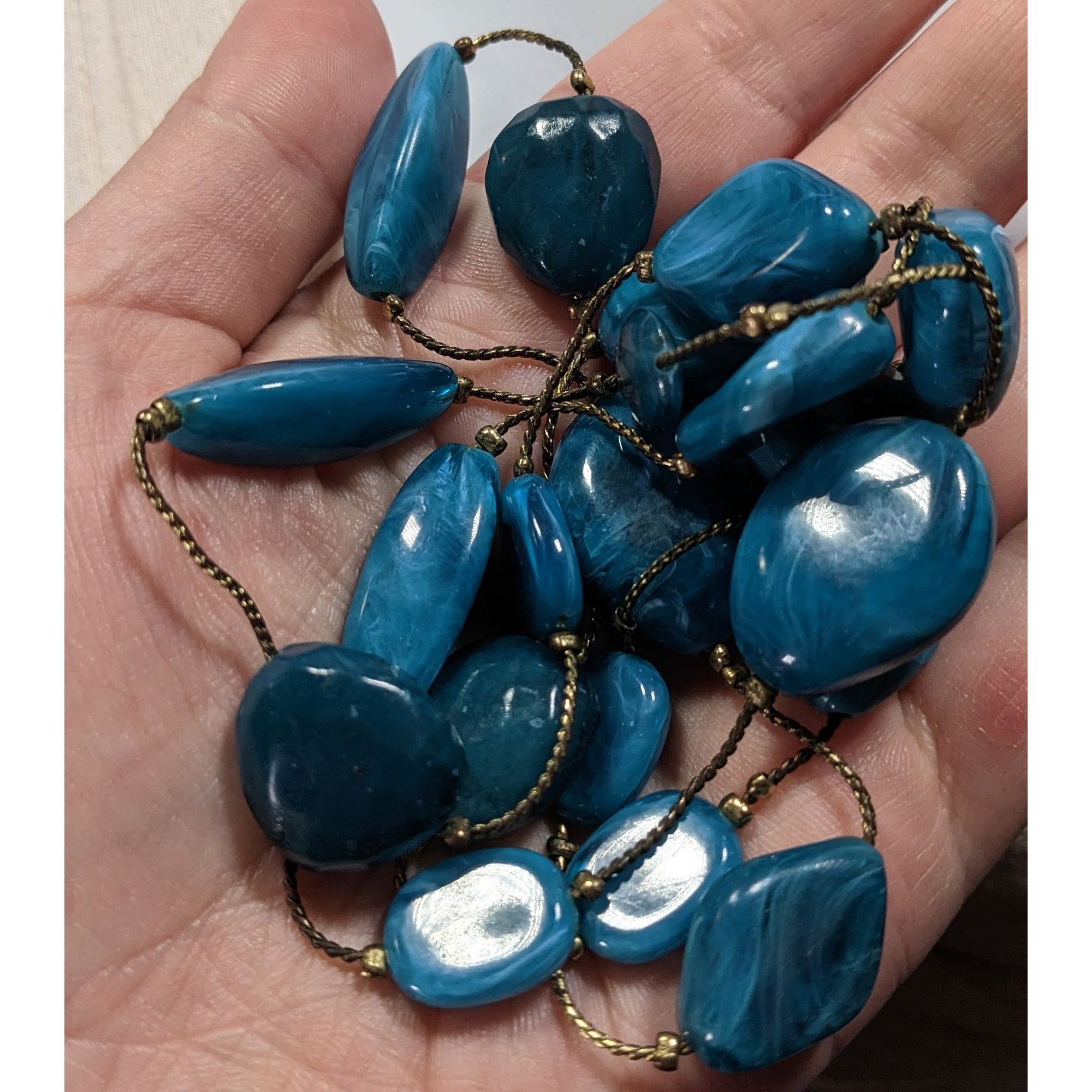 Other Swirly Blue Faux Stone Station Necklace On Gold Tone Chain Size ONE SIZE - 5 Thumbnail