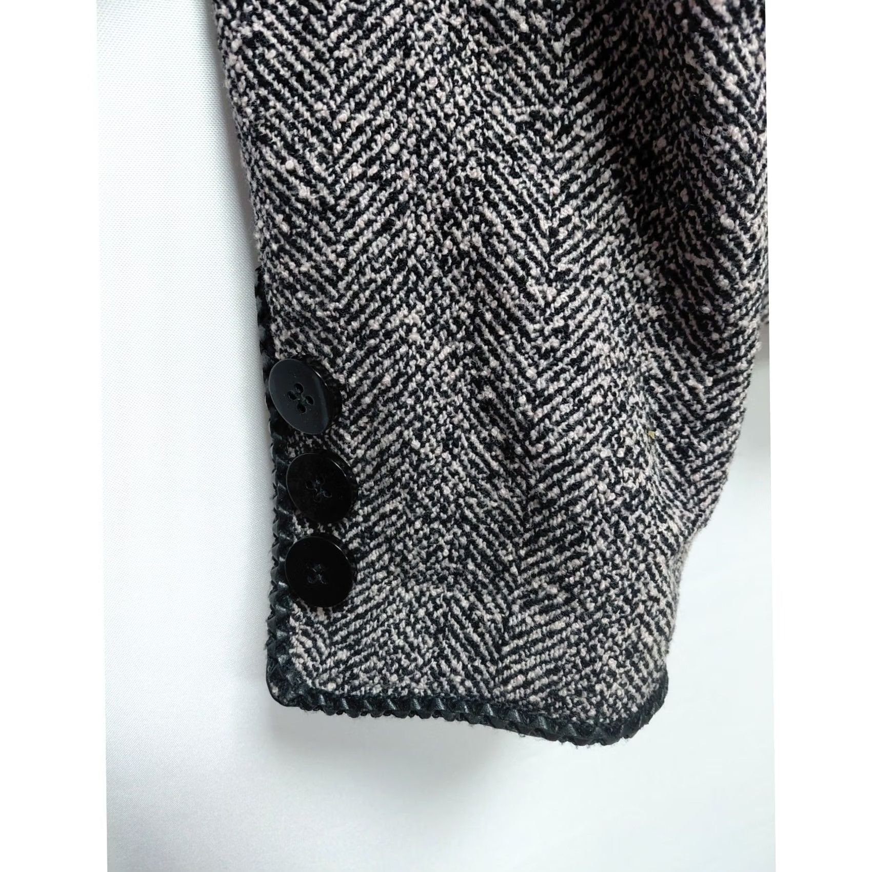 Vintage VINTAGE Carlisle Wool Blend Boucle Jacket Black Herringbone Long Sleeve Size 14 Women Boy? No Size XL / US 12-14 / IT 48-50 - 4 Thumbnail