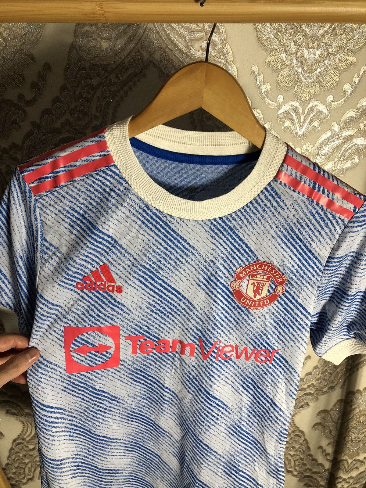 Vintage ADIDAS FC MANCHESTER UNITED ENGLAND SOCCER JERSEY RETRO Y2K Size US S / EU 44-46 / 1 - 3 Thumbnail