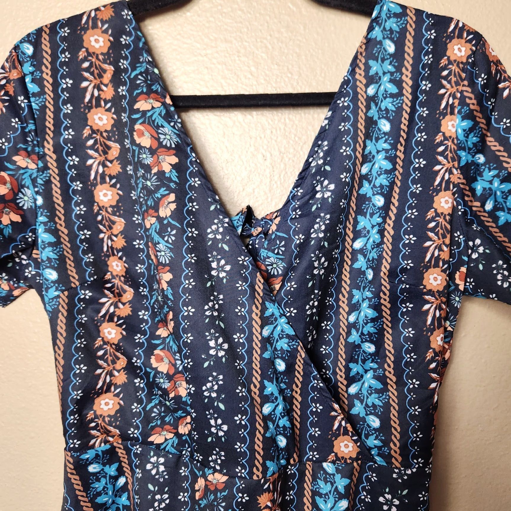 Vintage Parisian Flowers Floral Short Sleeve Surplice Tie Back Navy Dress L Women Knee Length A-Line Pattern: Floral Size 36" / US 14 / IT 50 - 2 Thumbnail