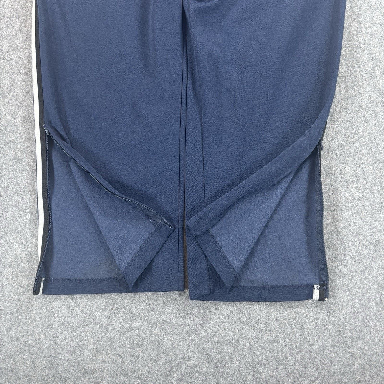 Nike Vintage Nike Sweatpants Large Navy Blue Ankle Zip Grey Tag Size US 38 / EU 54 - 6 Thumbnail