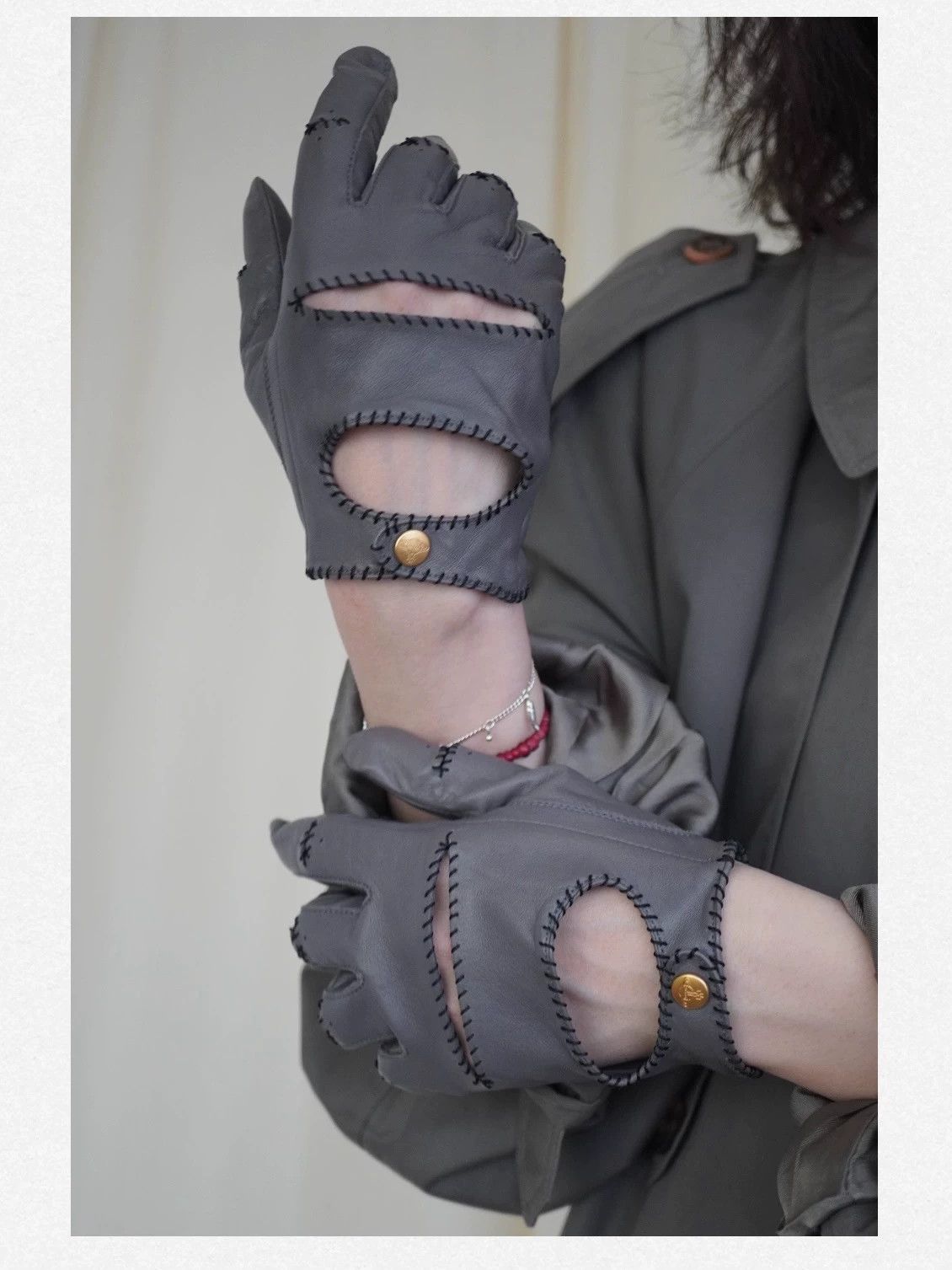 Vivienne Westwood Vivienne Westwood 2000s Cut Joint Leather Gloves Saturn Size ONE SIZE - 1 Thumbnail