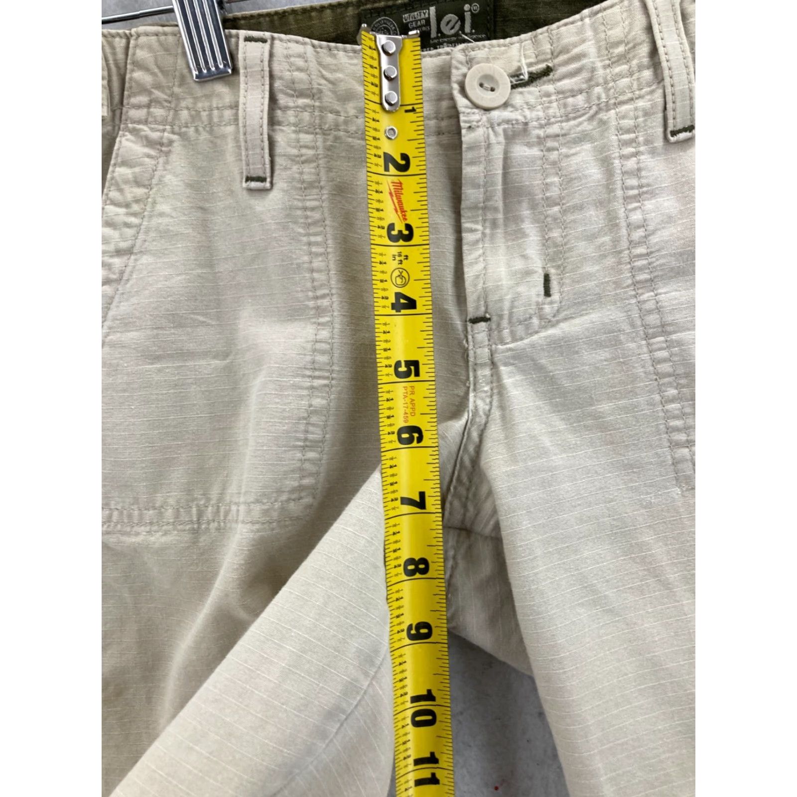 Vintage LEI Capri Pants Womens Cropped Low Waist Beige 100% Cotton Straight Leg 21in Inseam Pants Womens Size 25" / US 0 / IT 36 - 4 Thumbnail