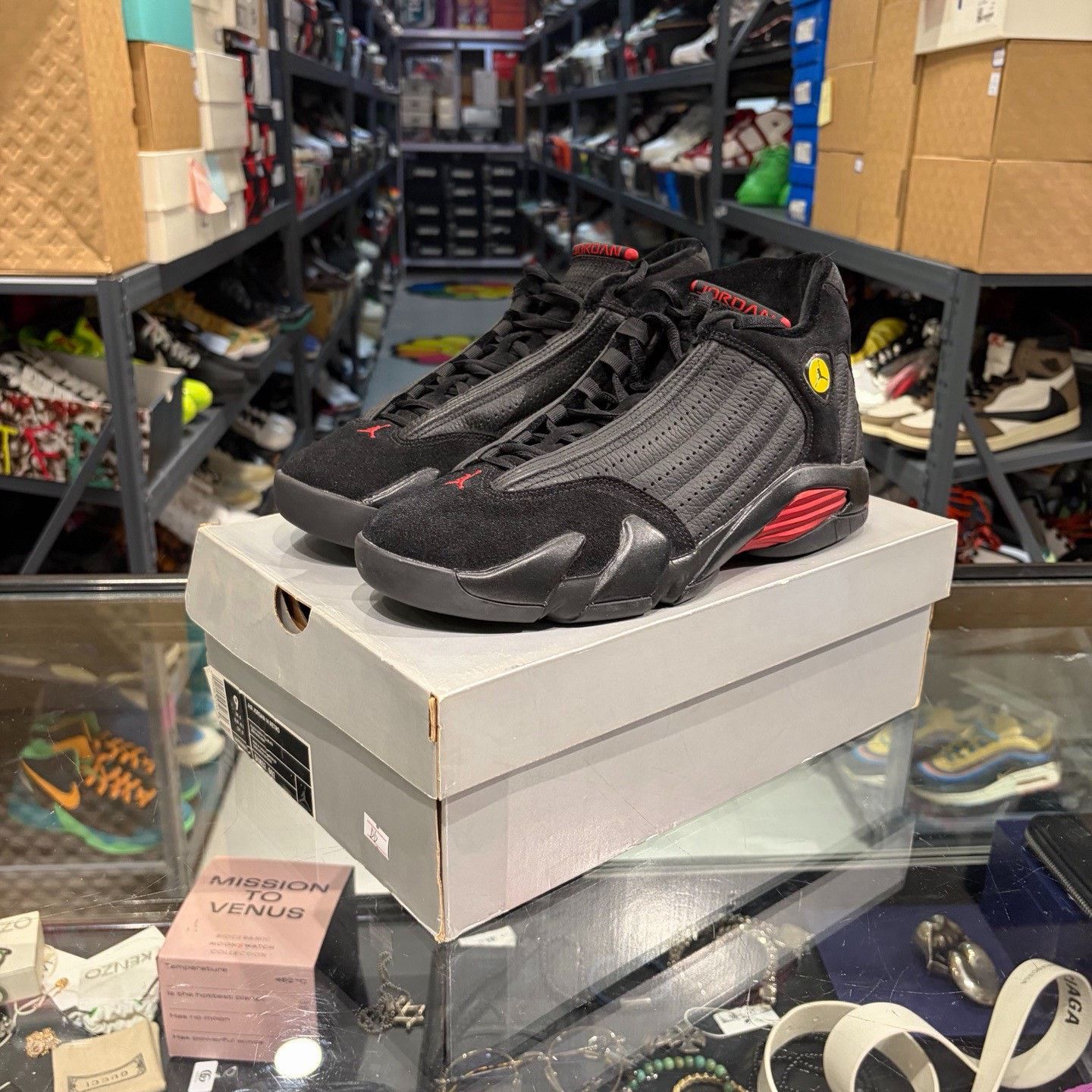 Nike Nike Black Lowtop Sneakers 9.5 Men Size US 9.5 / EU 42-43 - 1 Thumbnail