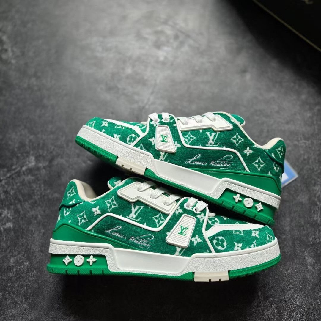 Louis Vuitton Louis Vuitton Training Green Lowtop Sneakers 38 Women Size US 7.5 / IT 37.5 - 1 Thumbnail