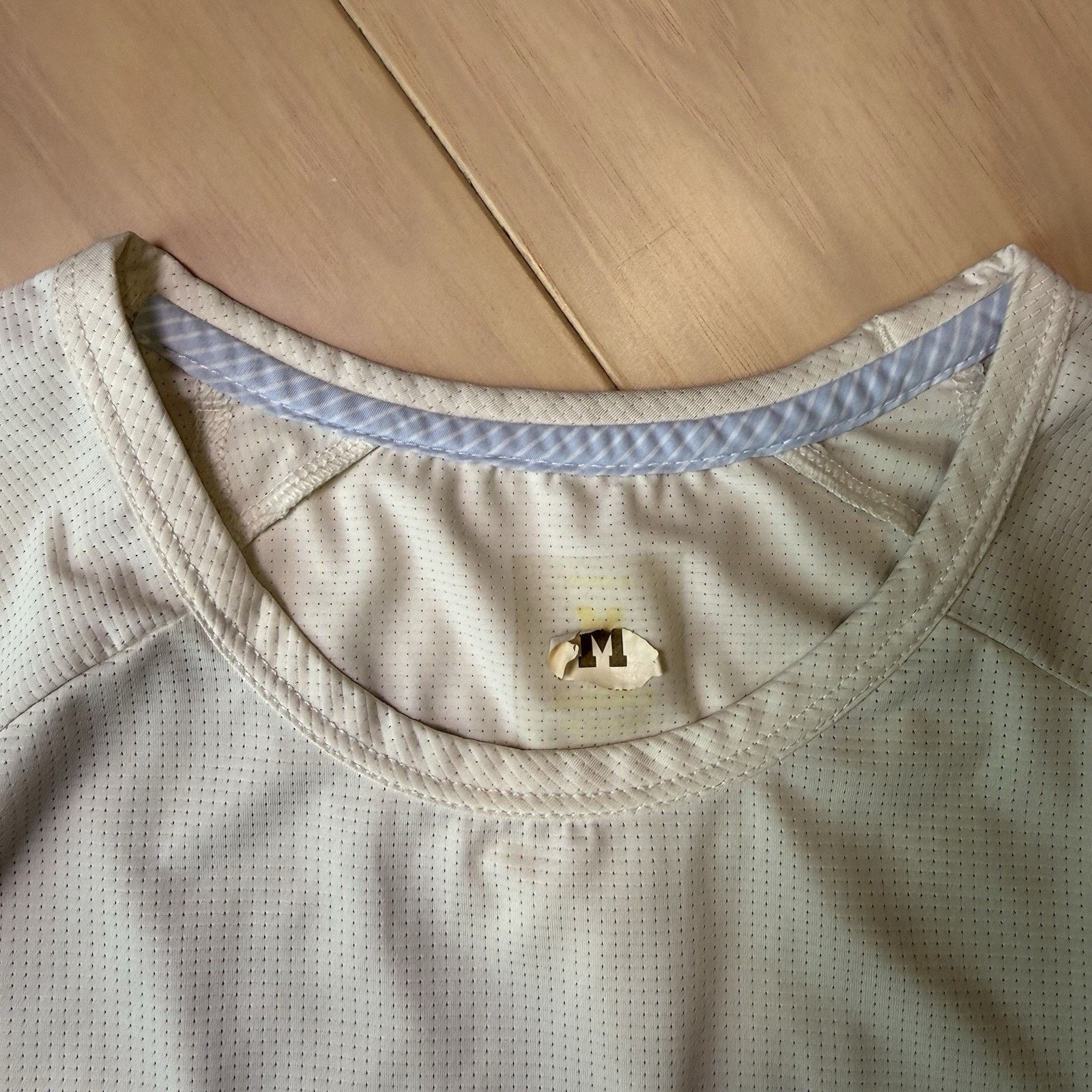 Tracksmith New England Tracksmith Shirt Women's Medium Ivory Short Sleeve Running Size M / US 6-8 / IT 42-44 - 7 Thumbnail
