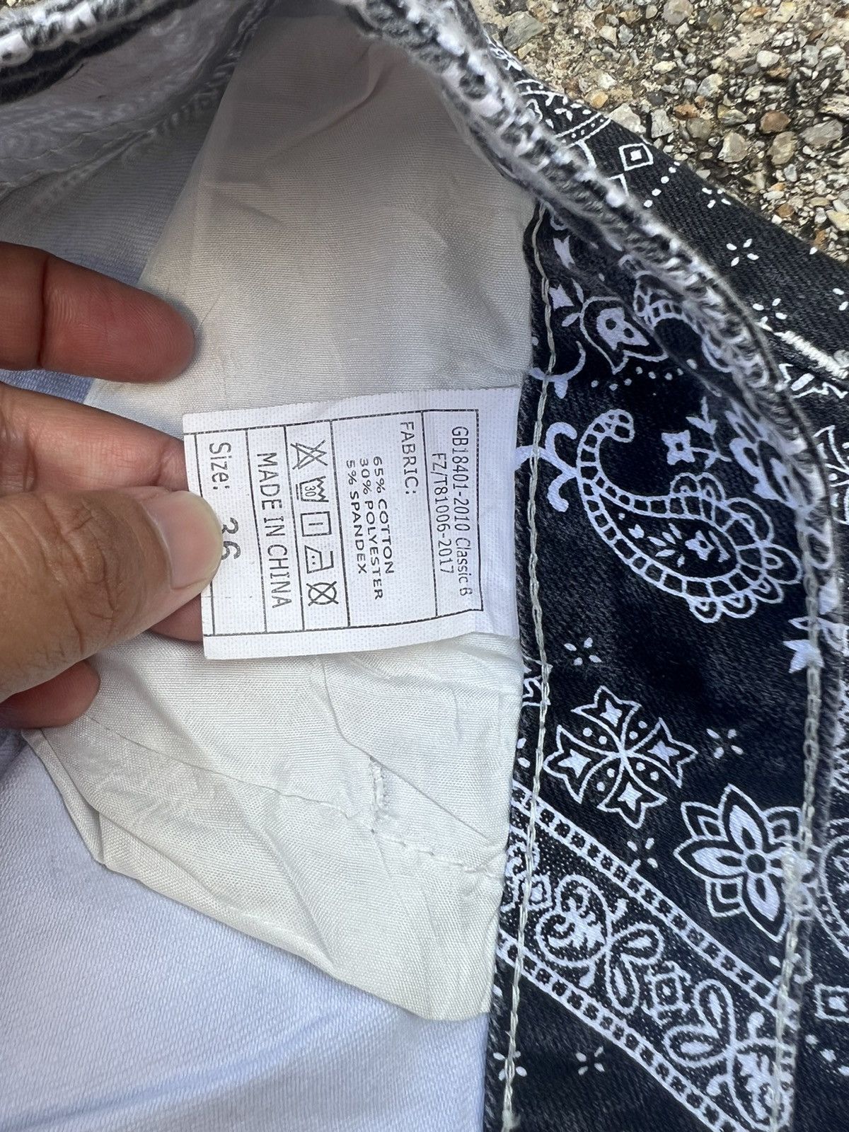 Japanese Brand Rare Bandana Design Pants Size US 35 - 4 Thumbnail