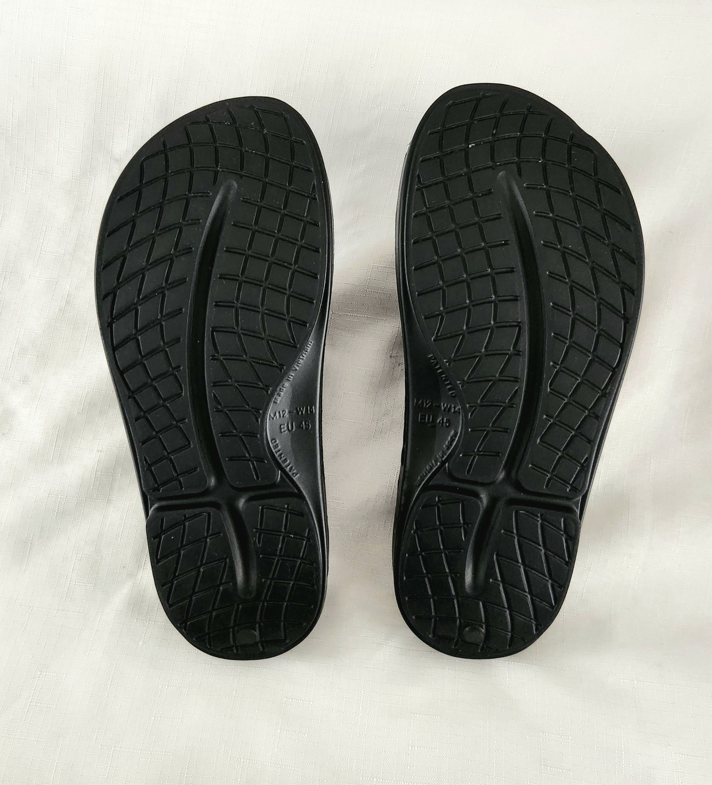 OOF Wear OOFOS OOahh Slide Sandal Size Men's 12 black Size US 12 / EU 45 - 9 Thumbnail