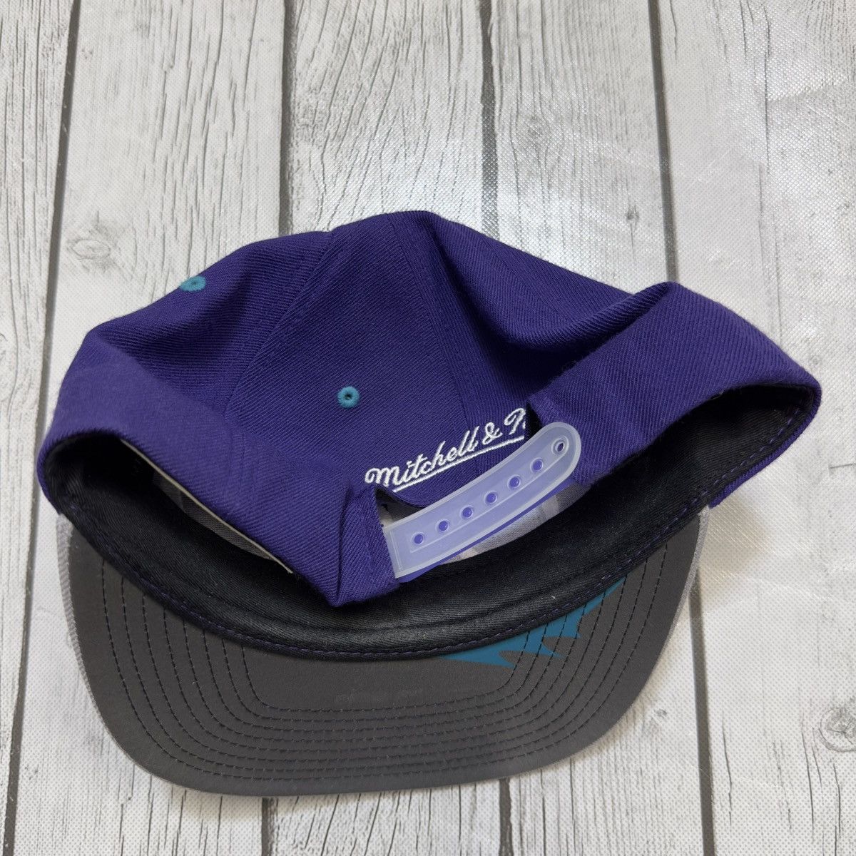 Jordan Brand × Mitchell & Ness Air Jordan 5 Grape hat Size ONE SIZE - 2 Thumbnail