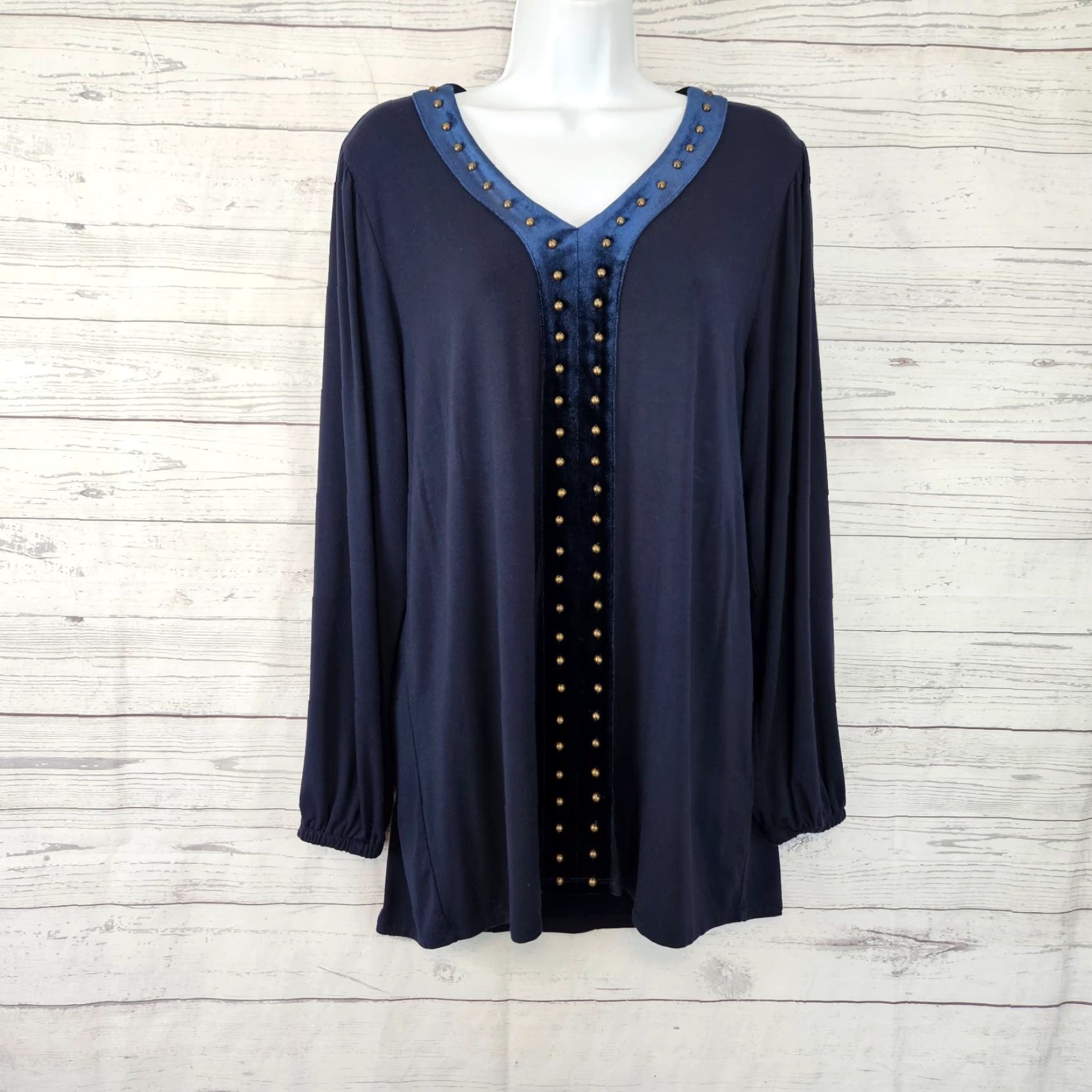 Soft Surroundings Soft Surroundings Womens Top L Blue Long Sleeve Embellished Velvet Trim Shirt Blouse Tunic Adult Womens Size L / US 10 / IT 46 - 2 Thumbnail