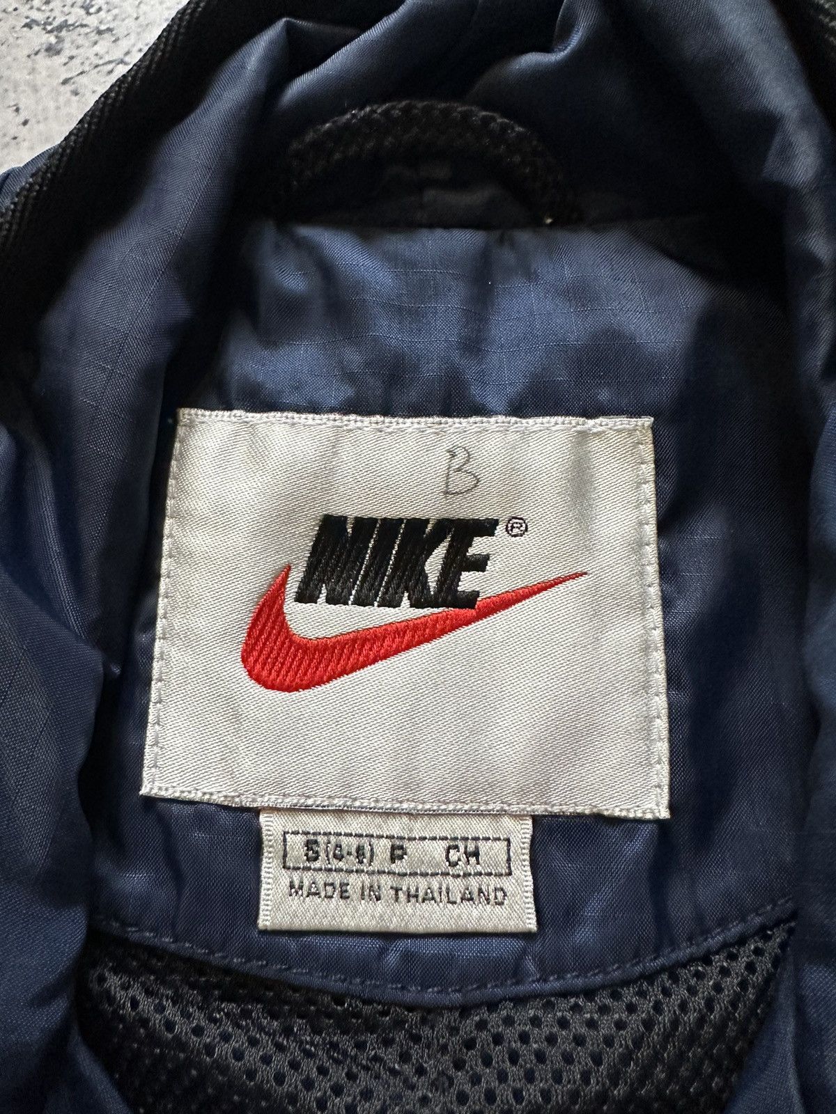 Nike × Vintage Vintage 90s Nike Nylon Vest Drill Embroidered Logo Y2K USA Size US S / EU 44-46 / 1 - 3 Thumbnail