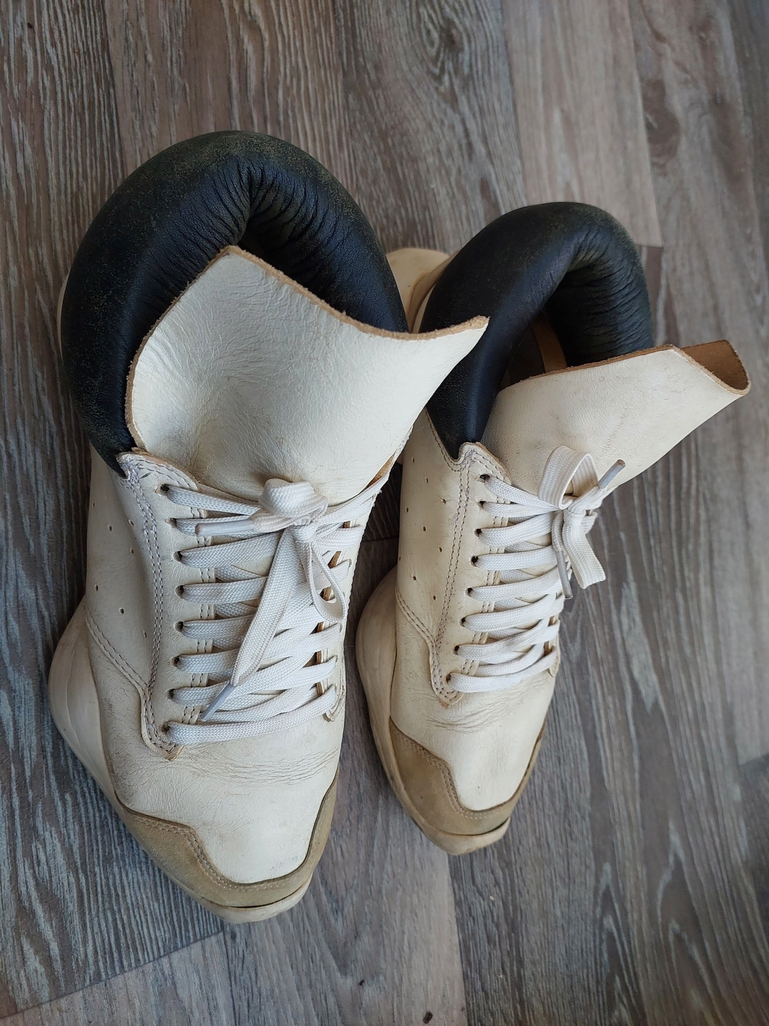 Adidas × Rick Owens Adidas x Rick Owens 'Ro Runner' sneaker in cream leather. Size US 9 / EU 42 - 2 Thumbnail