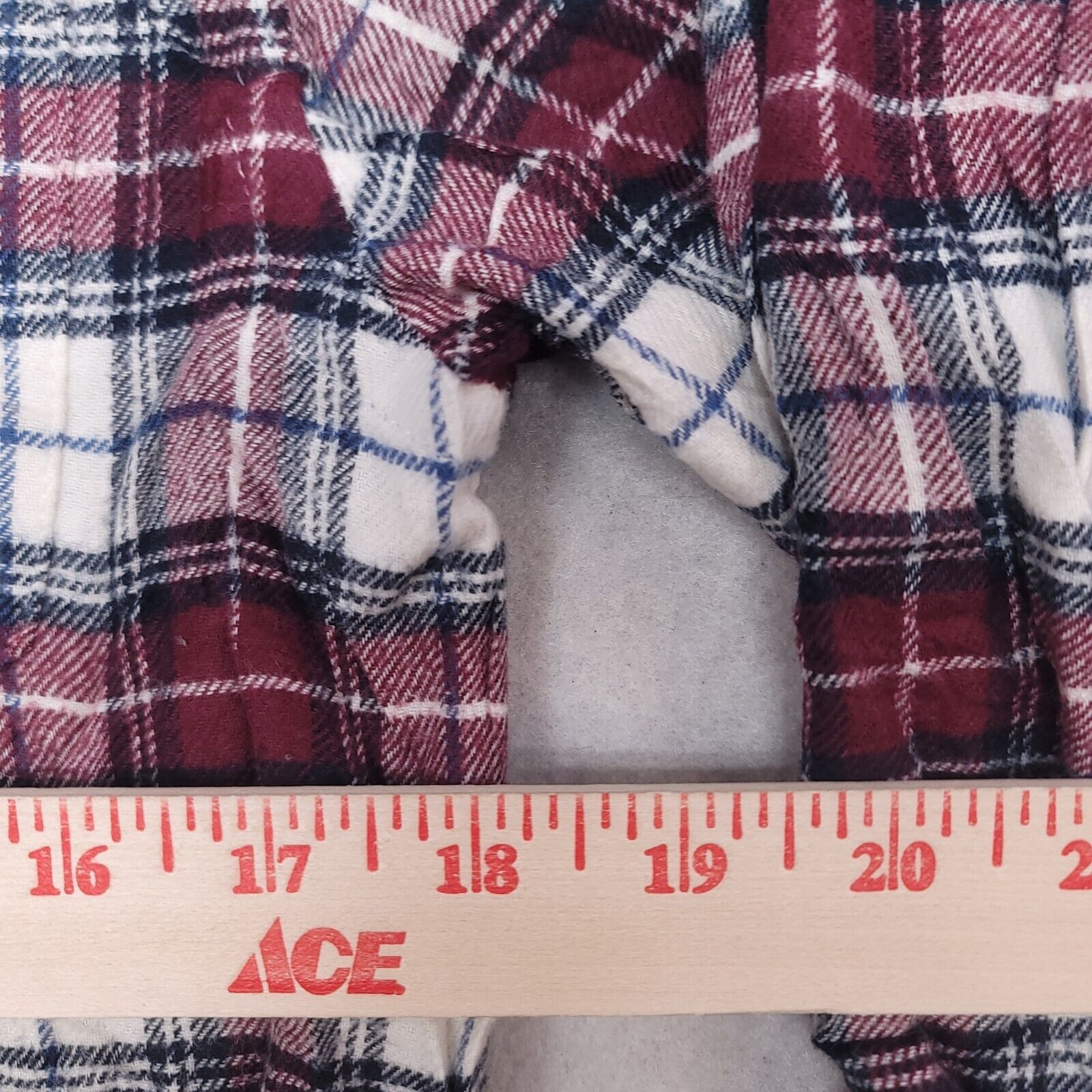 Croft & Barrow Croft & Barrow Tartan Flannel Shirt Mens Size Small S Maroon Size US S / EU 44-46 / 1 - 8 Thumbnail