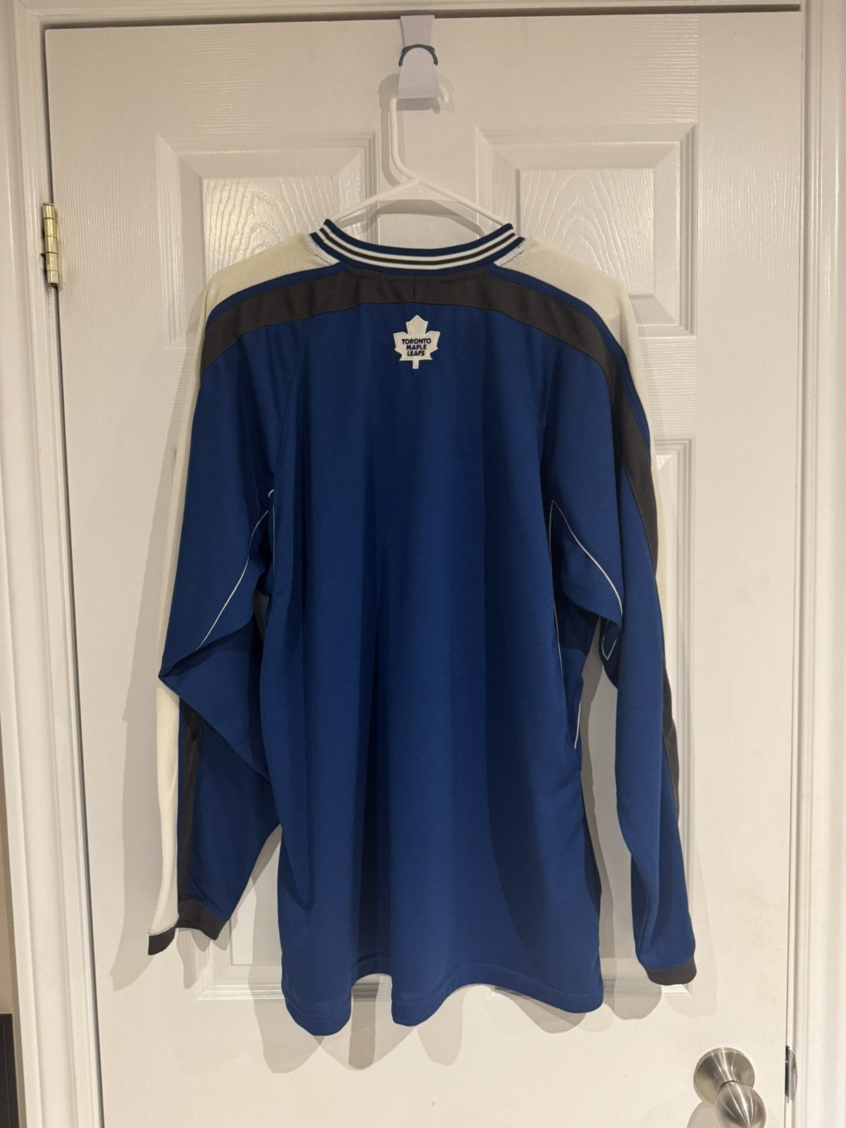 NHL Toronto maple leafs long sleeve Size US L / EU 52-54 / 3 - 3 Thumbnail
