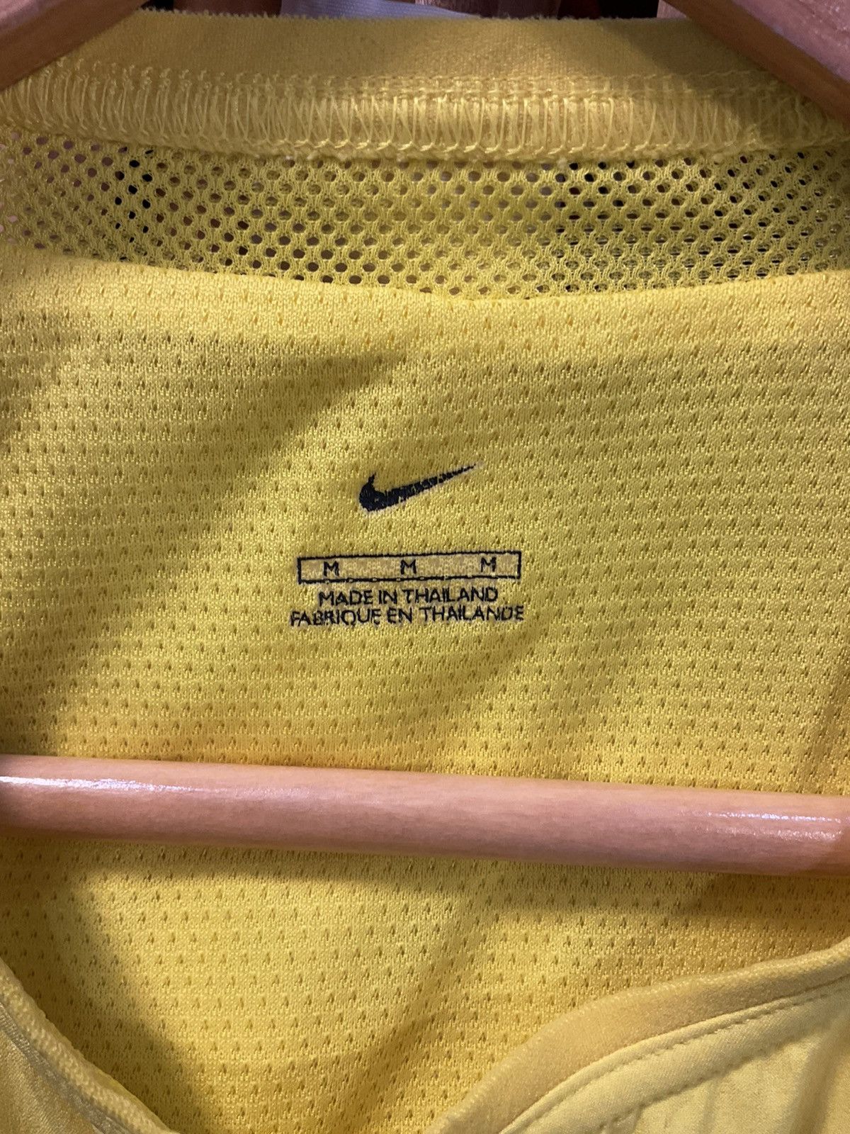 Nike VintageWorldCup2002BrazilHomeKitRONALDO9PlayerVersion Size US M / EU 48-50 / 2 - 4 Thumbnail