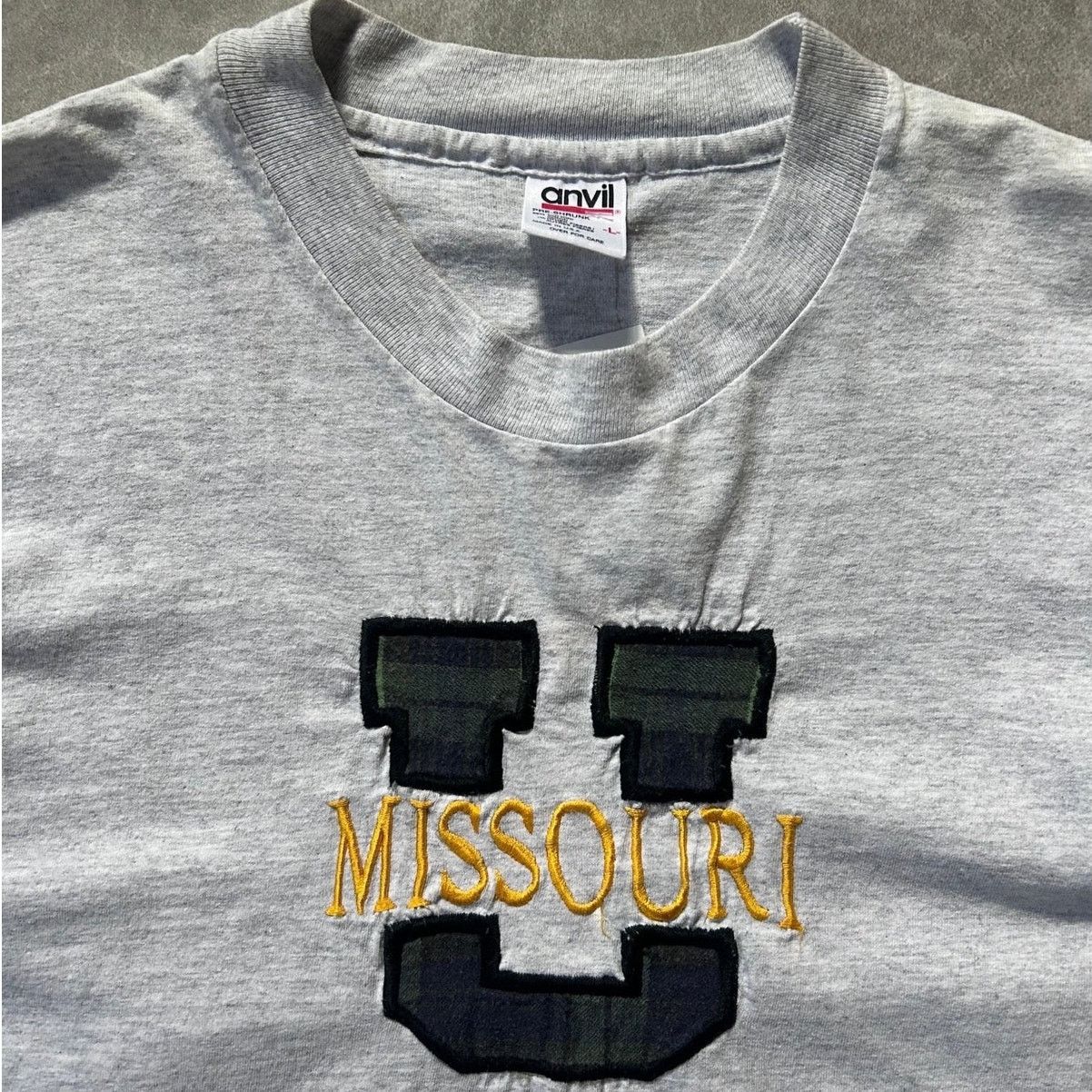 Anvil 90s Vintage Mizzou Tigers Embroidered Heather Gray T Shirt L Size US L / EU 52-54 / 3 - 2 Thumbnail