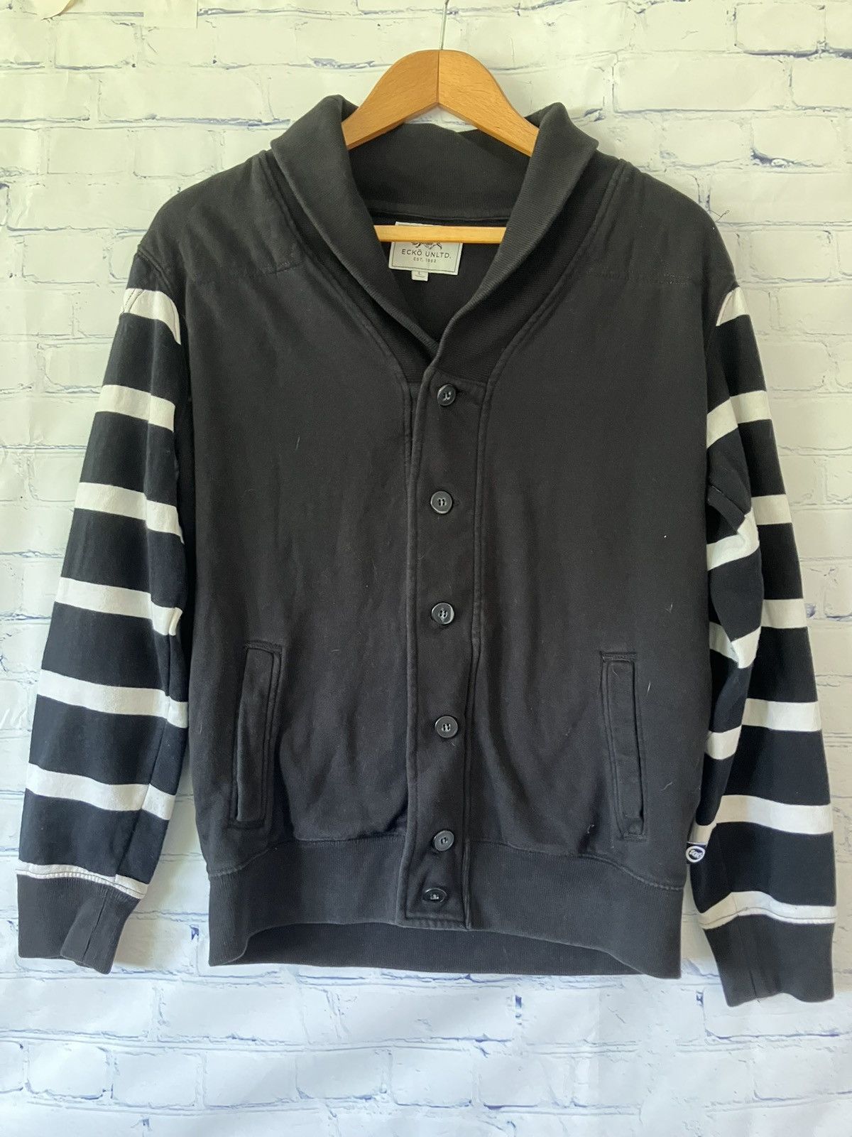 Ecko Unltd. VTG Ecko Unltd Men’s Black and White Cardigan sz L Size US XL / EU 56 / 4 - 1 Thumbnail