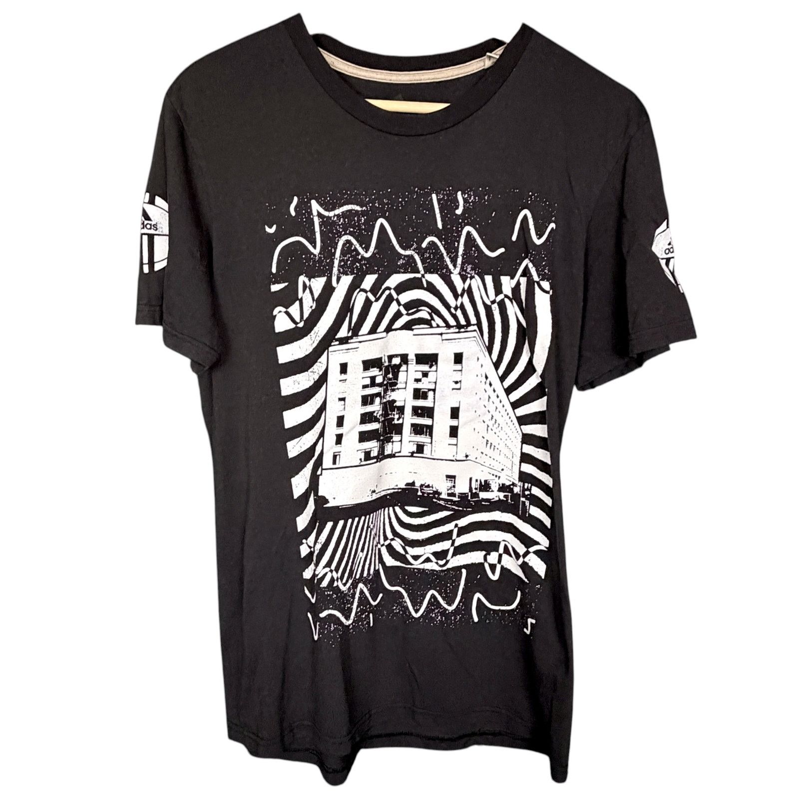 Adidas Adidas 747 Warehouse Street Los Angeles 2018 Mens M T-Shirt Size US M / EU 48-50 / 2 - 7 Thumbnail