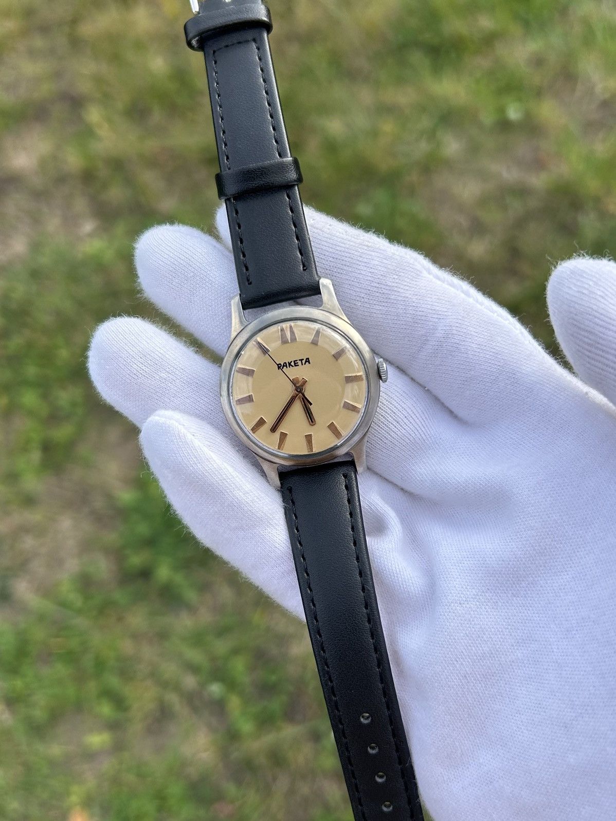 Vintage Vintage Watch Raketa Soviet USSR Mechanical Wristwatch 1950s Size ONE SIZE - 19 Thumbnail