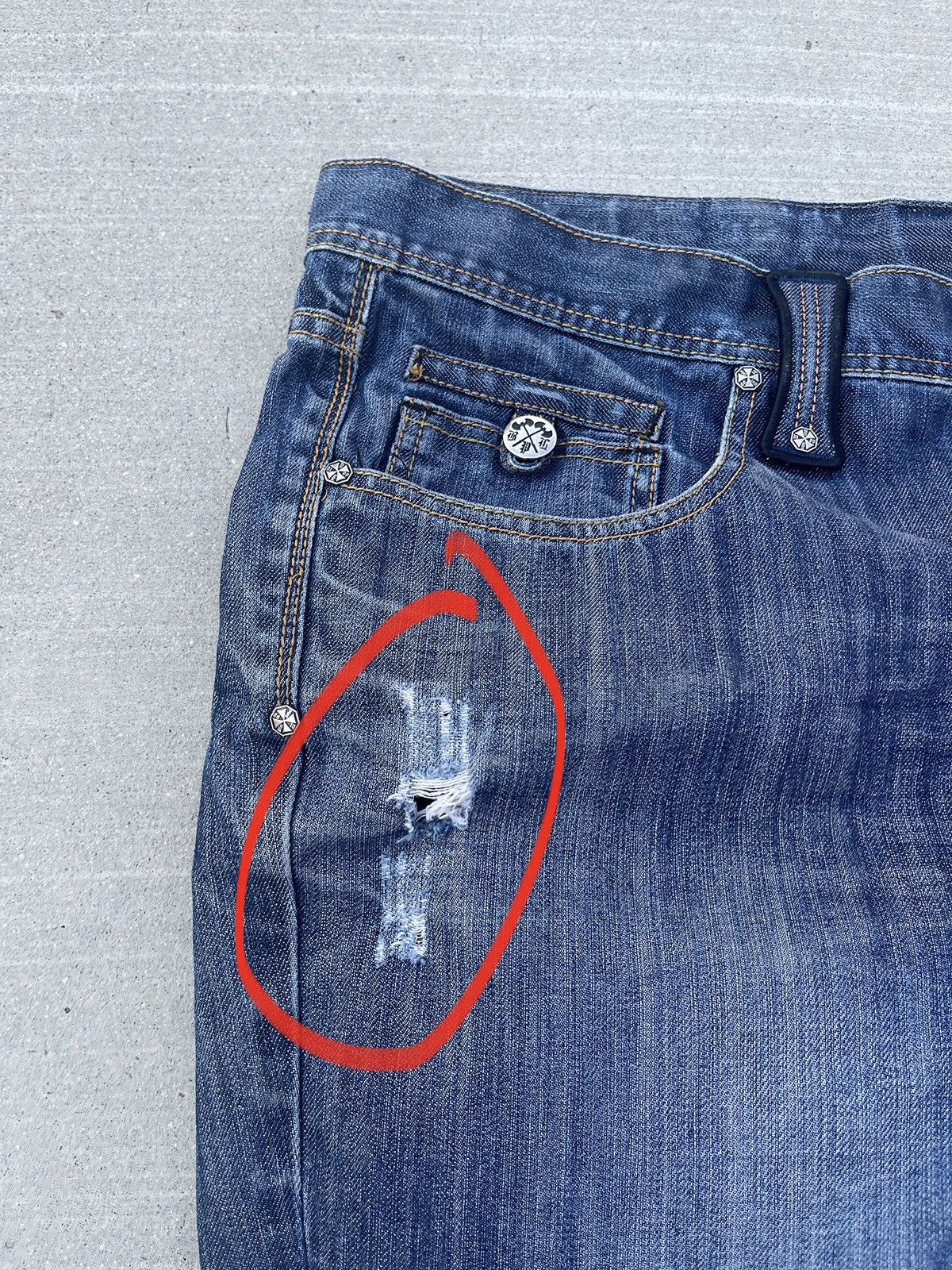Black Label Blac Label Y2K Cropped Dark Wash Embroidered Denim Jeans Size US 44 / EU 60 - 12 Thumbnail