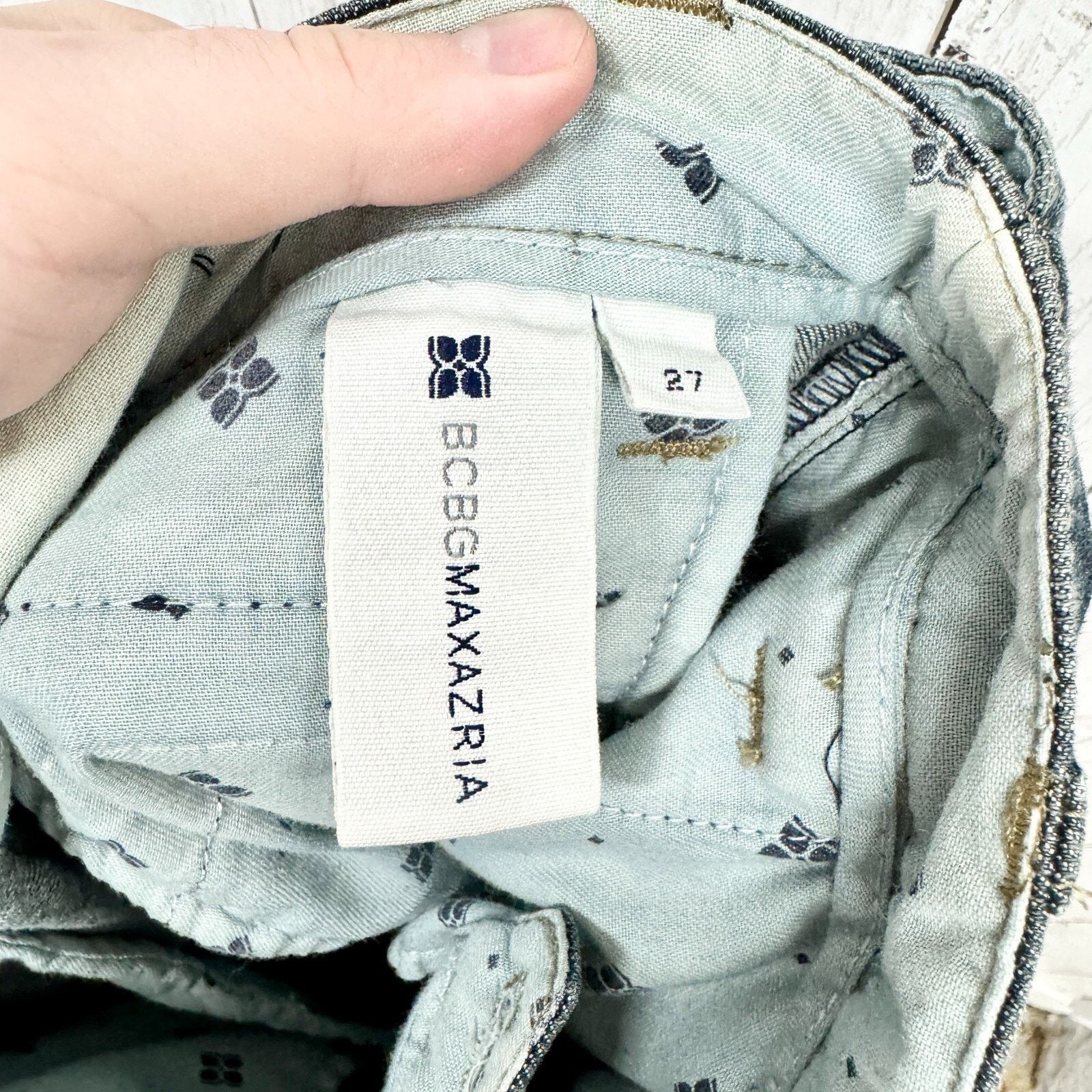 Bcbgmaxazria Y2K BCBG Maxazria Jeans 27 Dark Denim Cotton Relaxed Flare Size 27" / US 4 / IT 40 - 4 Thumbnail