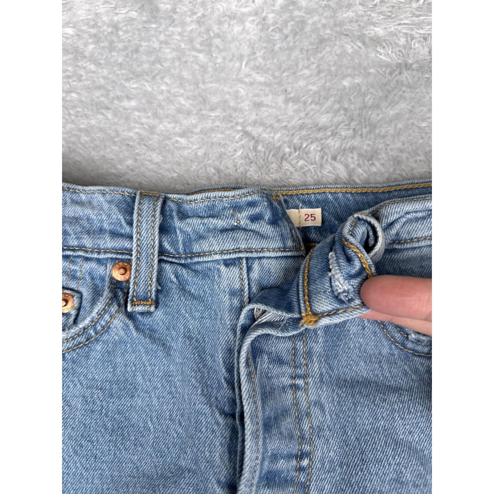 Levi's Levis Jeans Womens 25 Blue Premium Wedgie Light High Rise Button Fly Denim Size 42" / US 20 - 2 Thumbnail