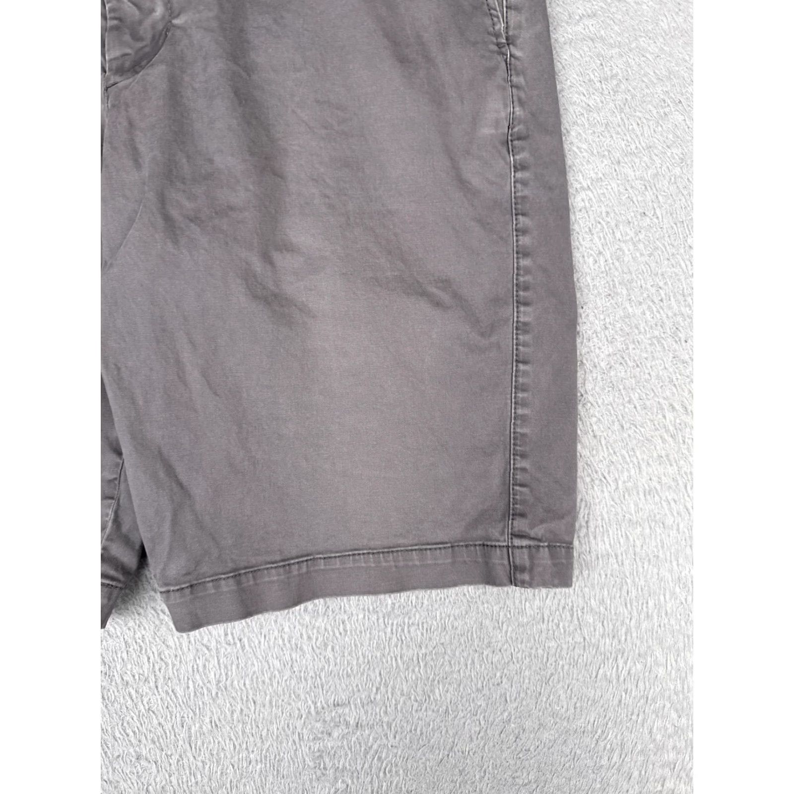 Tommy Bahama Tommy Bahama Shorts Mens 34 Gray Chino Flat Front Zip Fly Marlin Logo Casual Size US 34 / EU 50 - 2 Thumbnail
