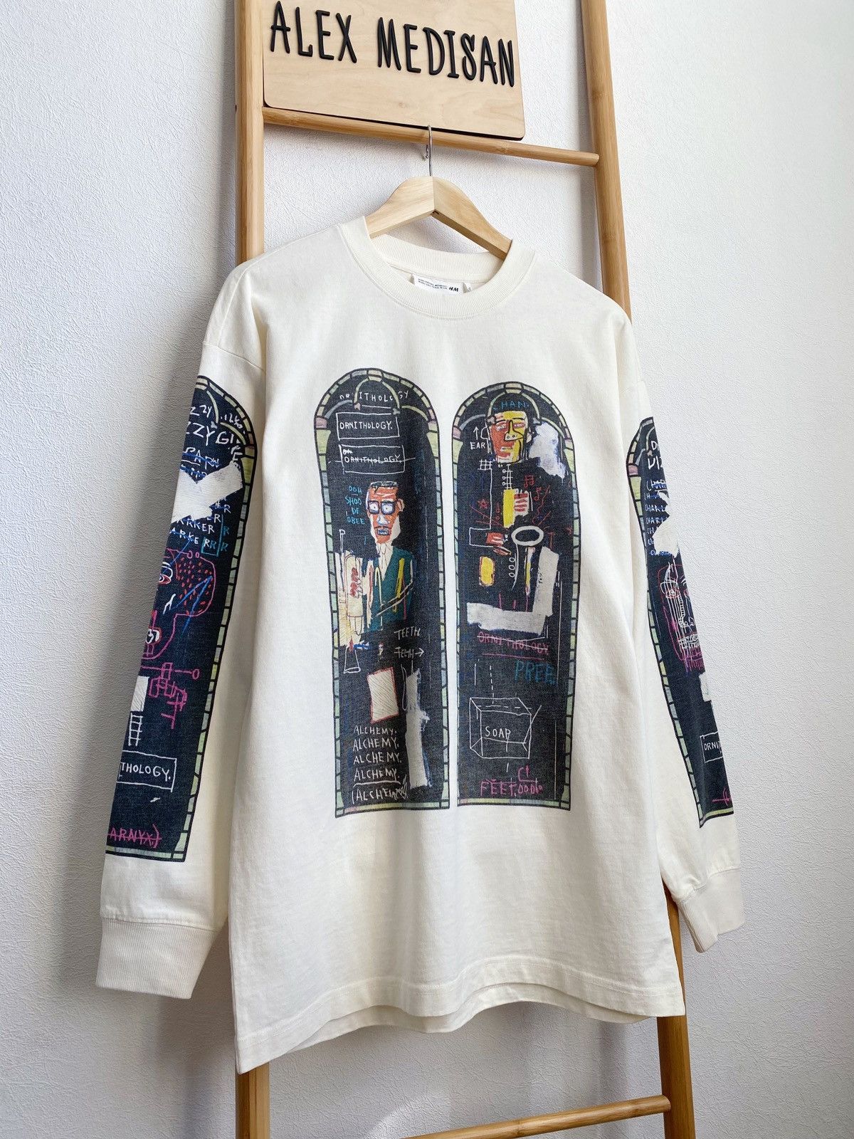 H&M × Jean-Michel Basquiat × Who Decides War WHO DECIDES WAR x BASQUIAT x H&M LONG SLEEVE RELAXED T-SHIRT Size US S / EU 44-46 / 1 - 1 Thumbnail