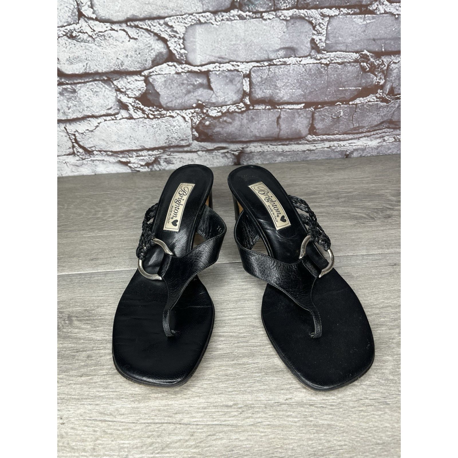 Brighton Brighton Tawny Black Leather Heel Buckle Thong Italy Sandals Size US 7.5 / IT 37.5 - 19 Thumbnail