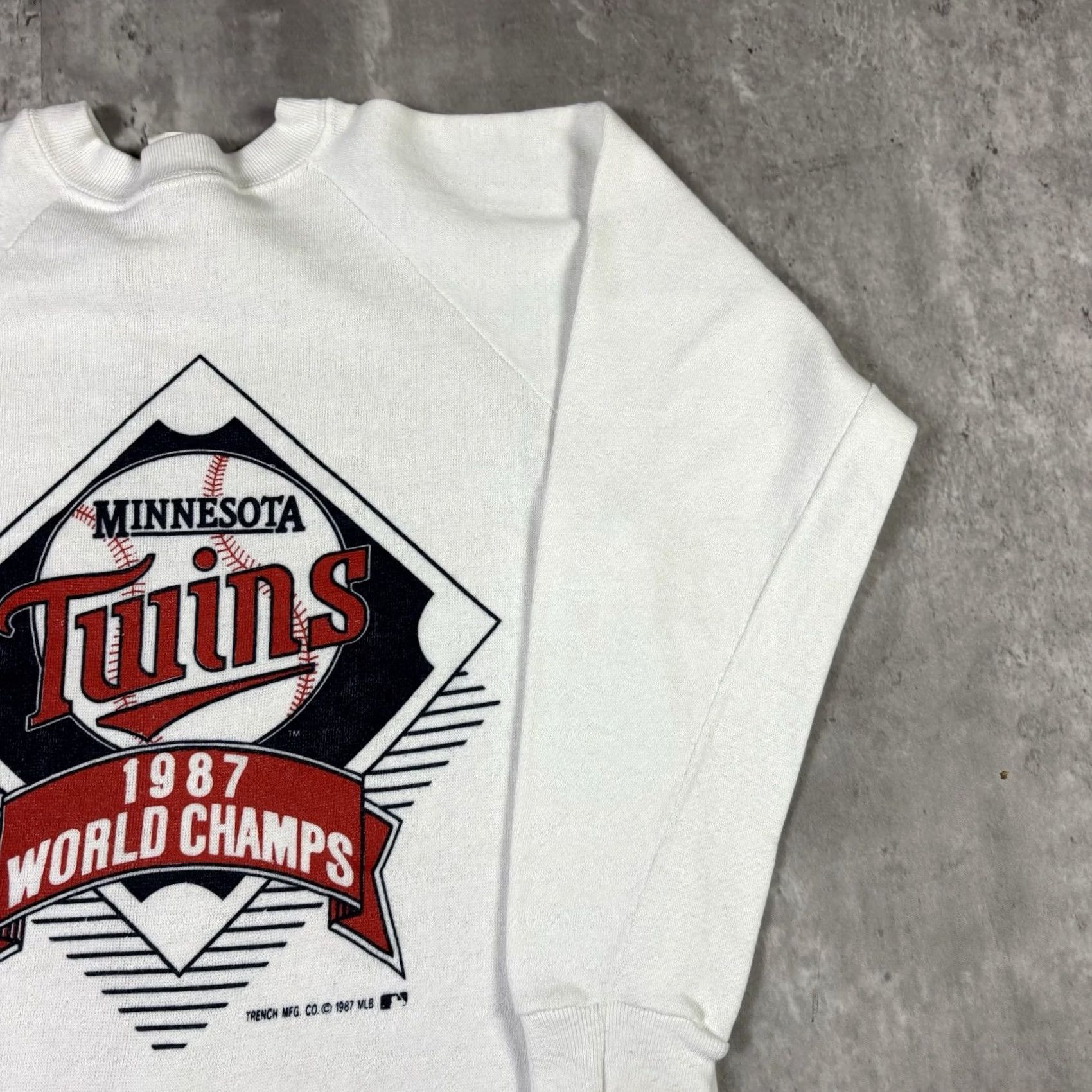 Twins VINTAGE Minnesota Twins World Champions White Crewneck Sweatshirt S Mens 90s 80s Baseball Graphic Print Pullover Cotton Knit Accents Logo Size US S / EU 44-46 / 1 - 7 Thumbnail