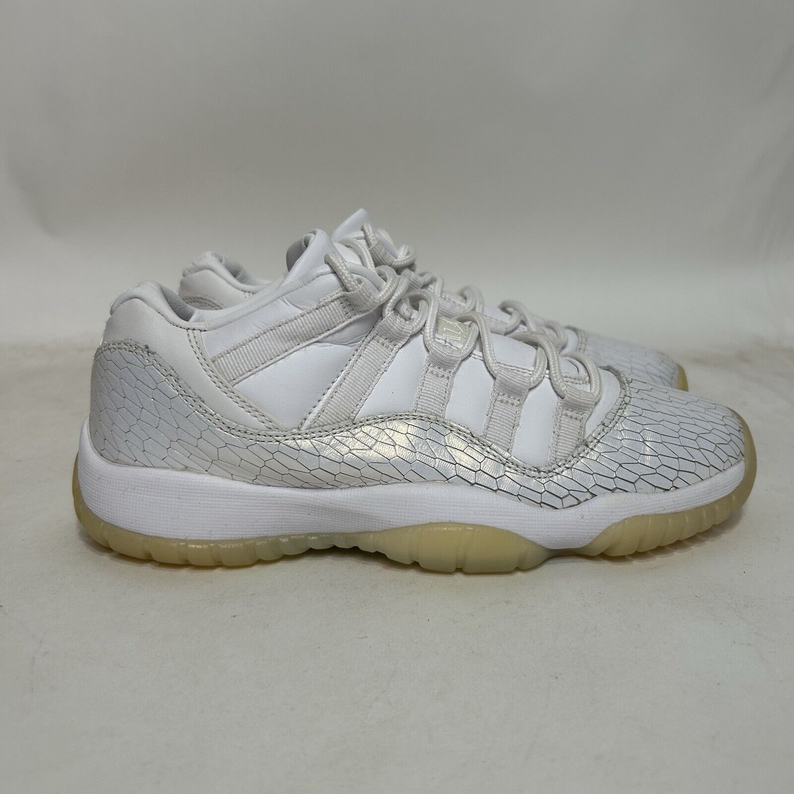Jordan Brand Nike Air Jordan 11 Retro Low Premium GS “Frost White” 2024 Size US 6.5 / IT 36.5 - 4 Thumbnail