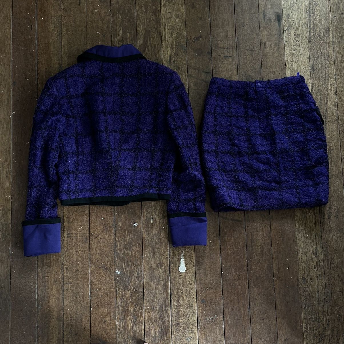 Versace FW 1993-1994 Gianni Versace Couture Boucle Jacket And skirt Size XS / US 0-2 / IT 36-38 - 5 Thumbnail