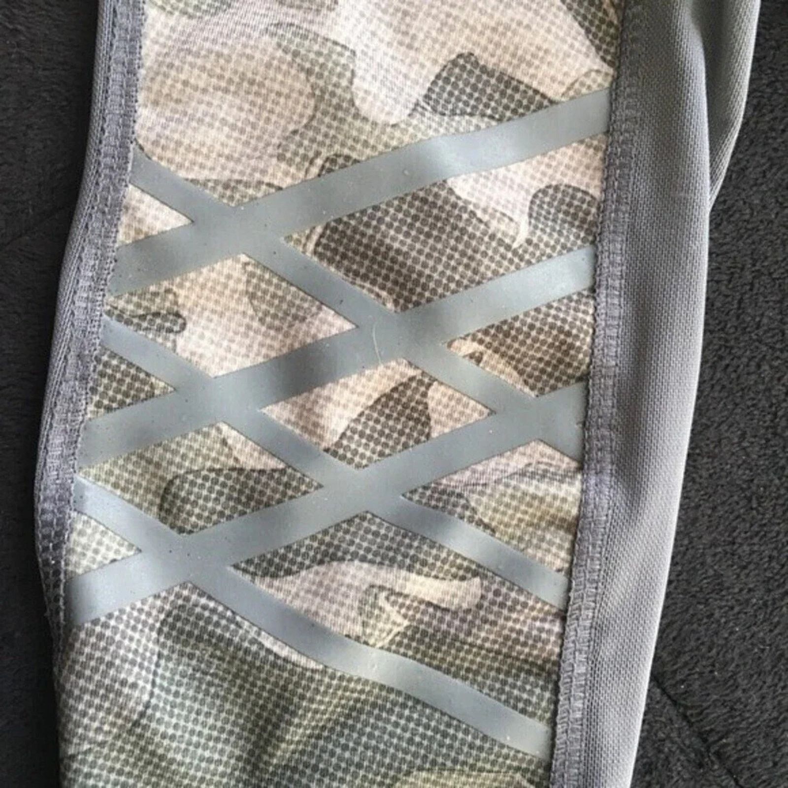The Unbranded Brand RBX camo print leggings, size Medium Size 30" / US 8 / IT 44 - 2 Thumbnail