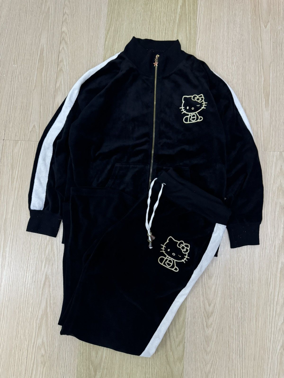 Japanese Brand Hello Kitty jacket and pant Size XXL / US 16-18 / IT 52-54 - 1 Thumbnail