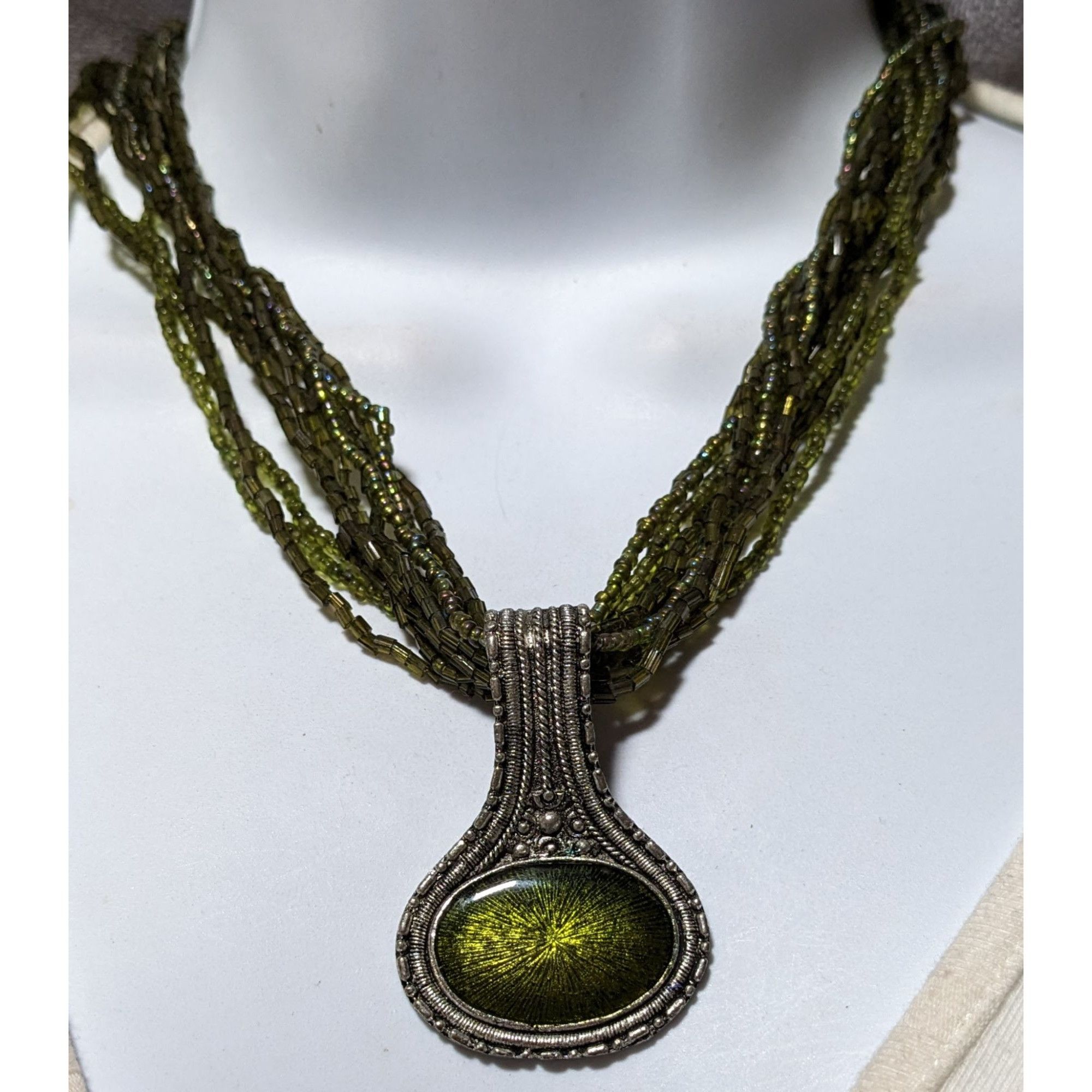 Other Green Glass Beaded Mermaid Pendant Necklace Size ONE SIZE - 6 Thumbnail