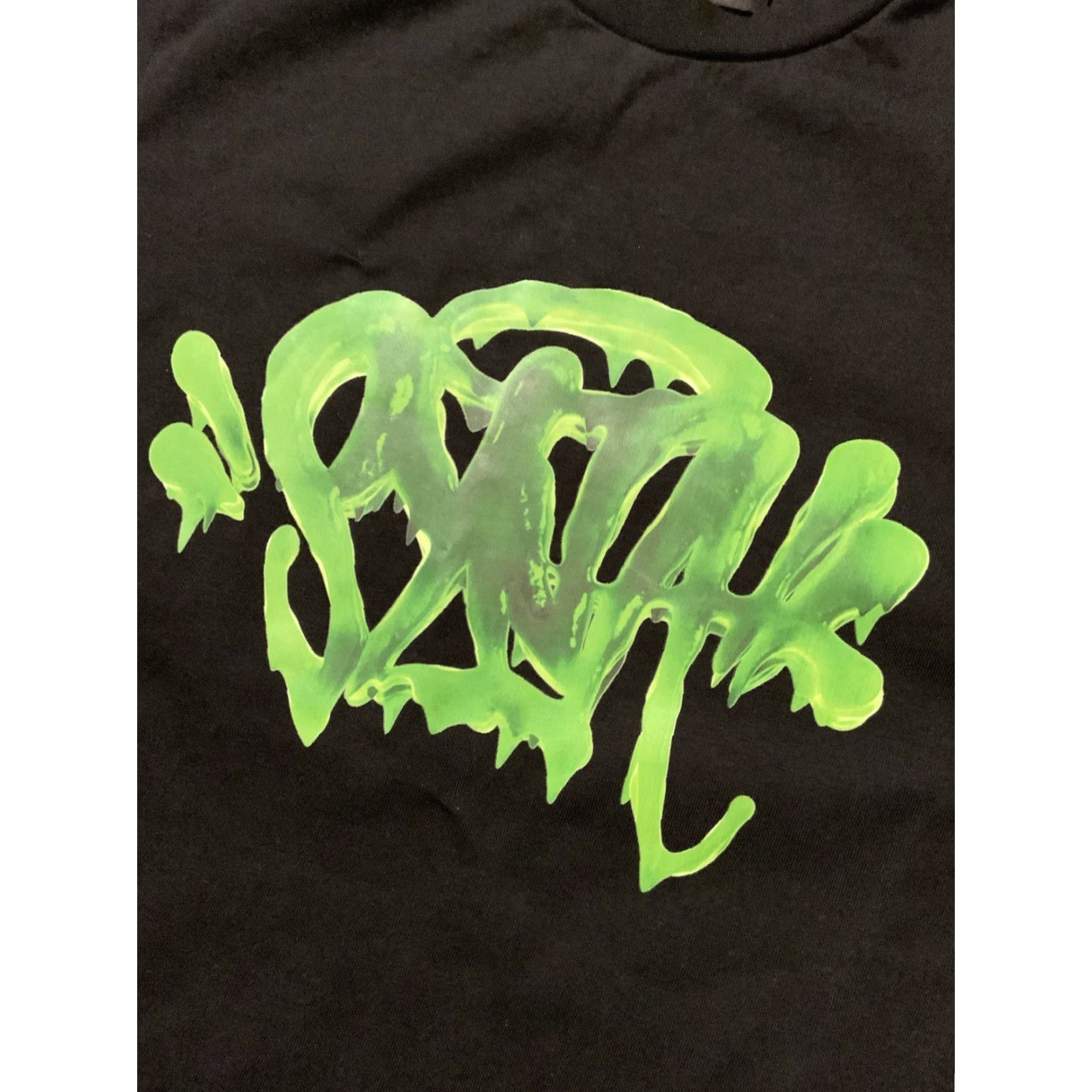 Vintage Syna World Central Cee Slime Green Black S/S Crewneck Graphic T-Shirt Sz. L Size US L / EU 52-54 / 3 - 5 Thumbnail