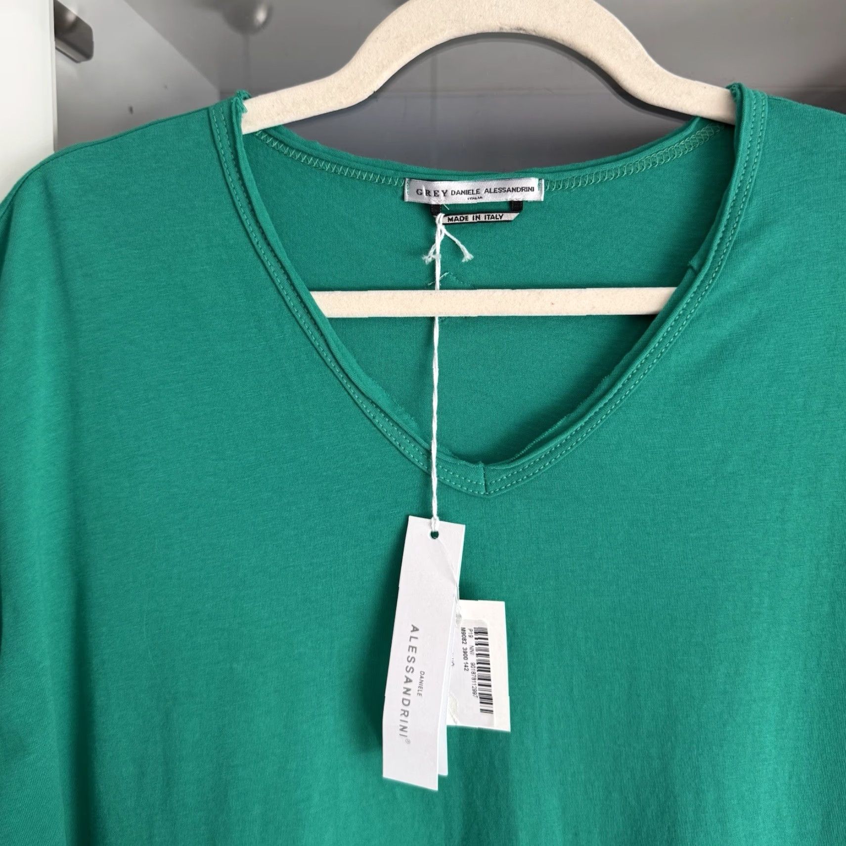 Daniele Alessandrini Daniele Alessandrini V-Neck T-Shirt Top Mens XL Green T-Shirt Top Casual Shirt Made in Italy Size US XL / EU 56 / 4 - 2 Thumbnail