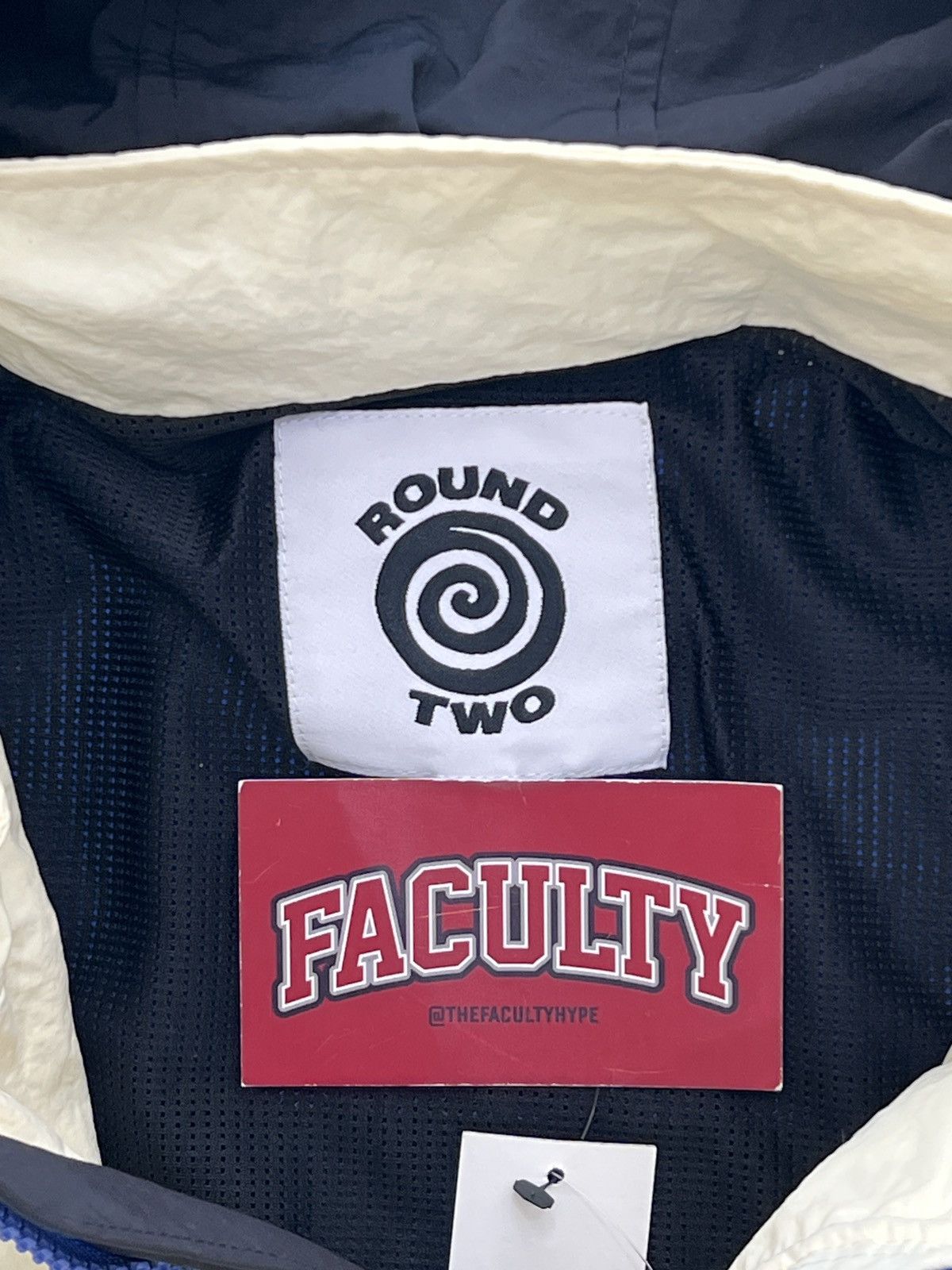Round Two Round Two Color Blocking Hiking Jacket Sz. Large Size US L / EU 52-54 / 3 - 3 Thumbnail