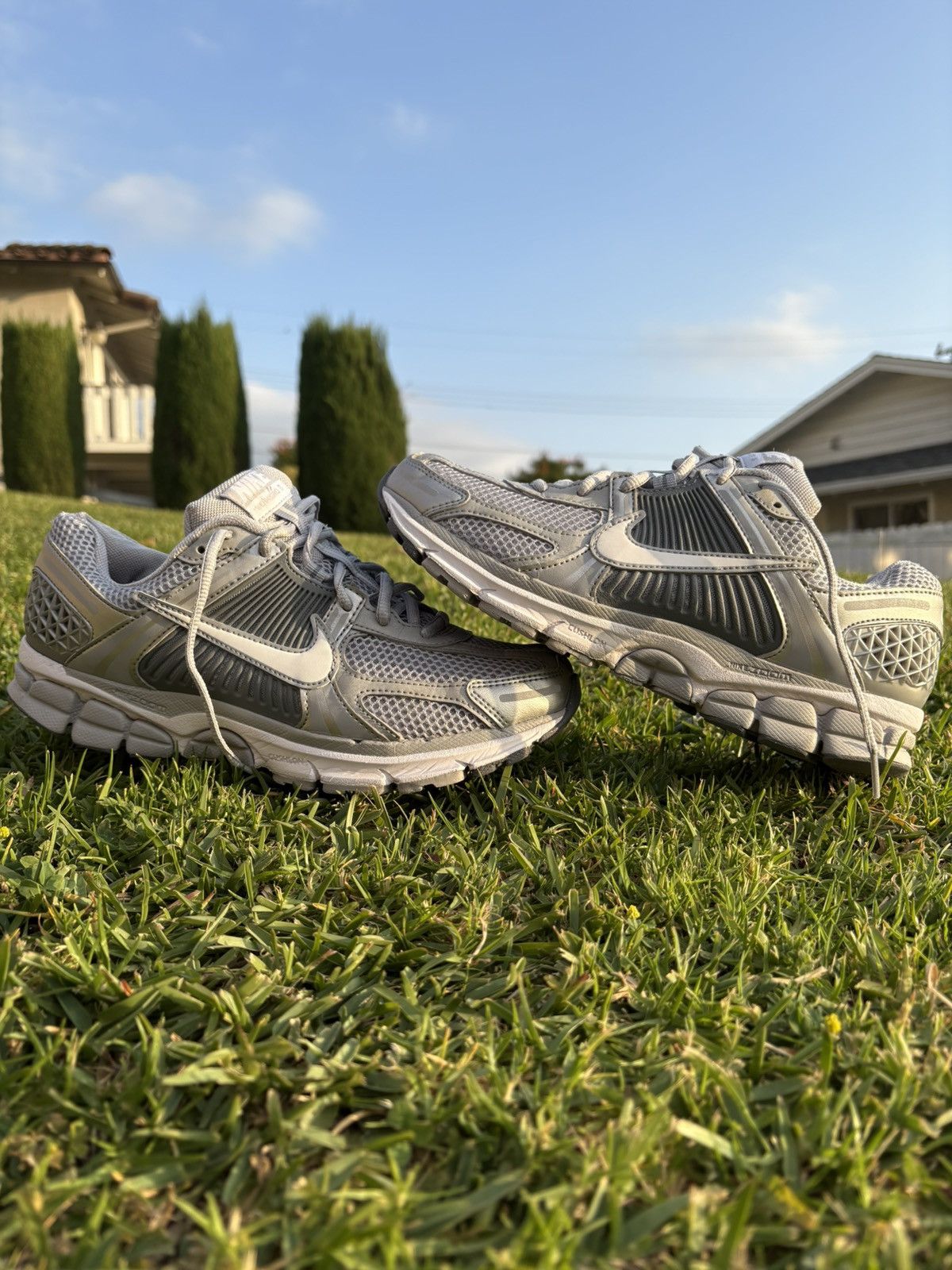 Nike × Sneakersnstuff nike vomero 5 Size US 8 / EU 41 - 2 Thumbnail