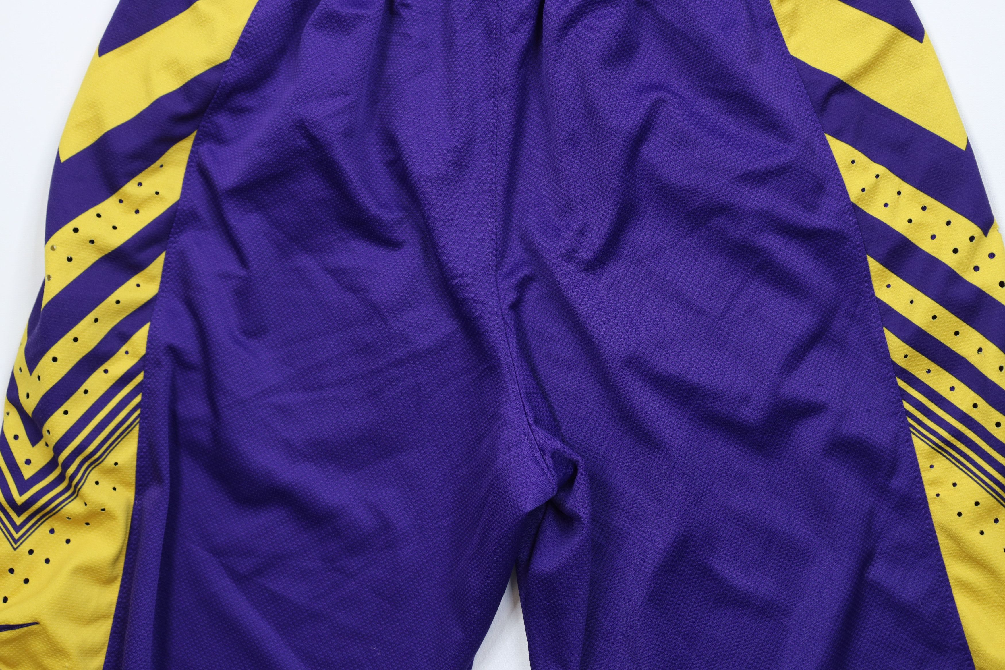 Nike Nike Angeles Lakers Colorway Basketball Shorts Purple Gold Size US 30 / EU 46 - 11 Thumbnail