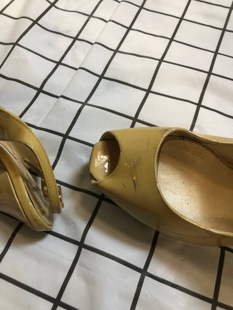 Jimmy Choo Jimmy Choo womens Shoes Yellow Patent Leather Pumps Peep Size US 5 / IT 35 - 14 Thumbnail