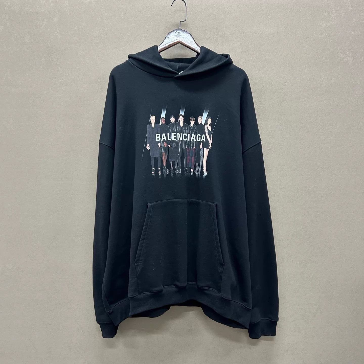 Balenciaga Balenciaga Portrait Black Oversized Hoodie M 99 New Size US M / EU 48-50 / 2 - 1 Thumbnail