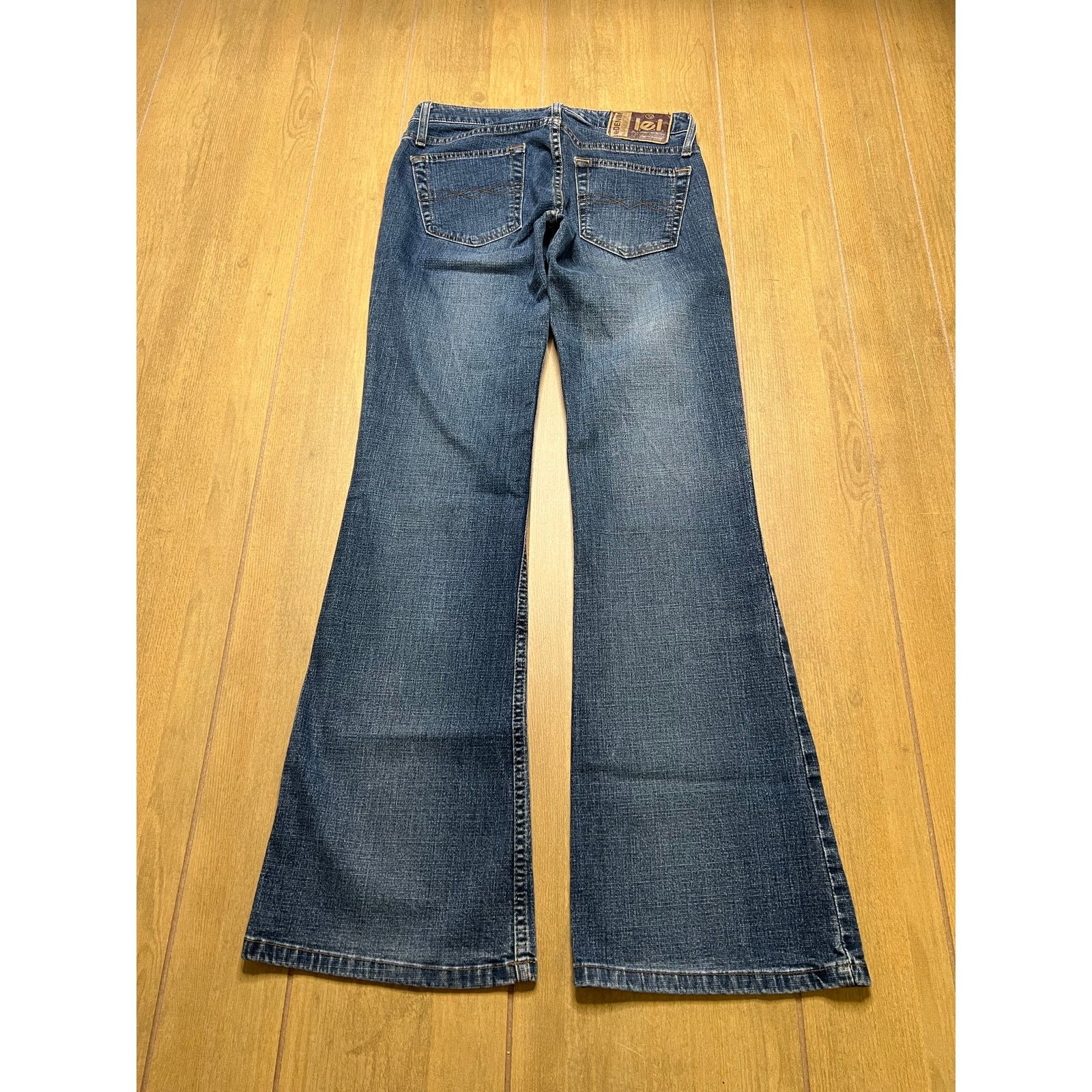 Vintage Vintage L.E.I Y2K Low Rise Flare Jean Women Sz 5 boho retro Size 27" / US 4 / IT 40 - 1 Thumbnail