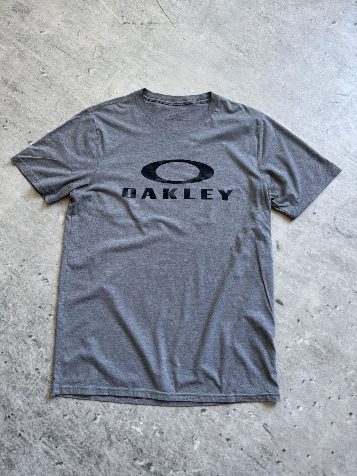 Oakley × Vintage Oakley vintage big logo tee outdoor style Size US M / EU 48-50 / 2 - 1 Thumbnail