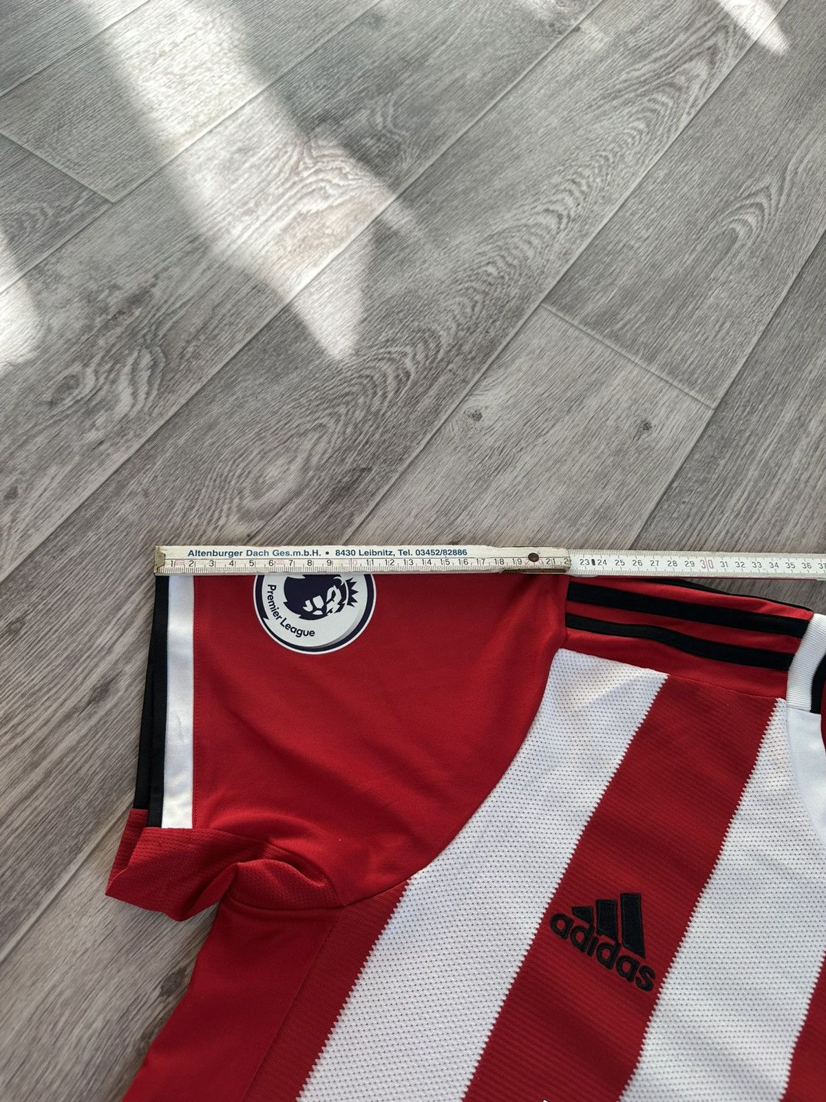Adidas Vintage Adidas Sheffield United Home Tee T-Shirt white red Size US L / EU 52-54 / 3 - 18 Thumbnail
