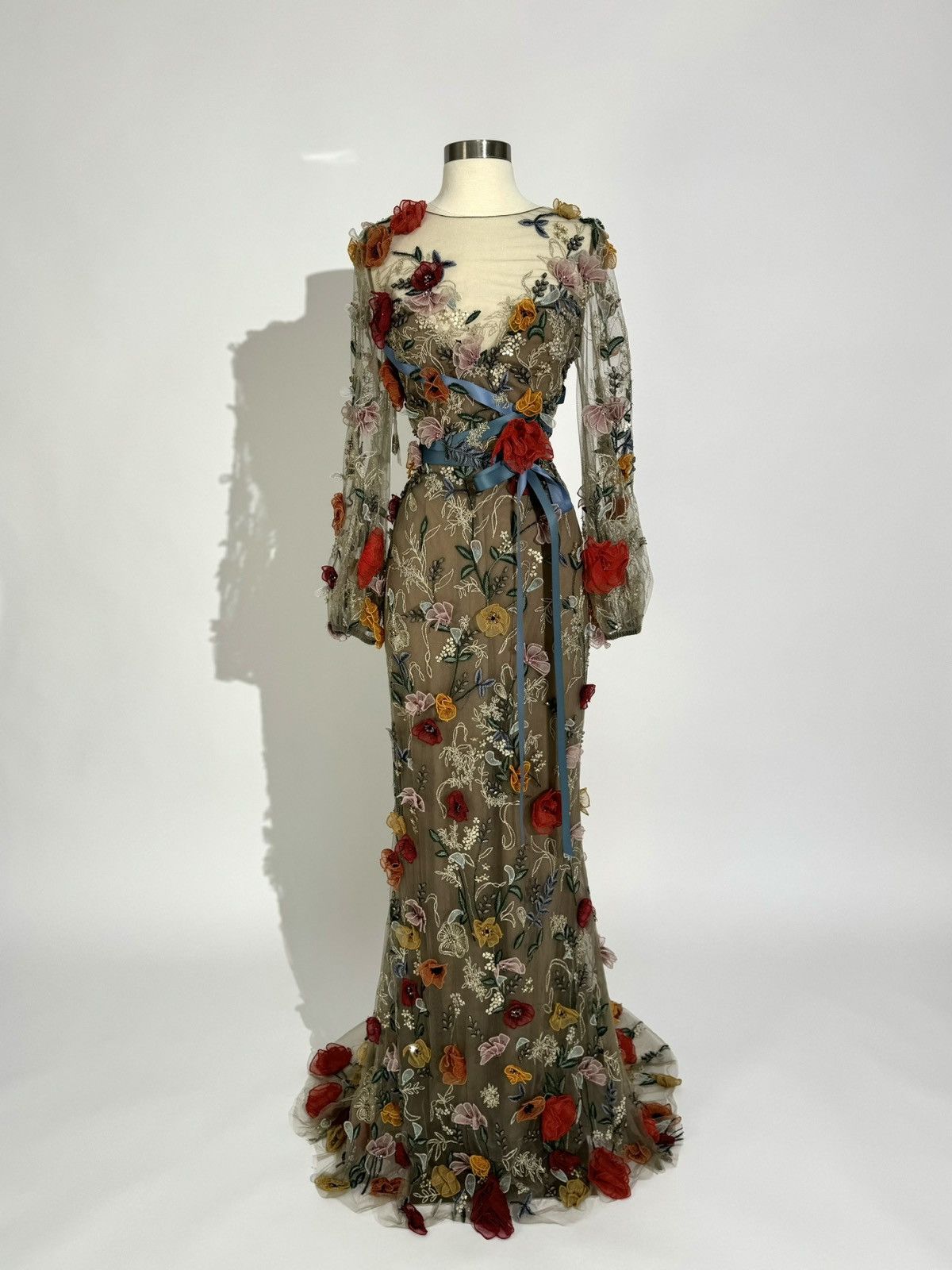Marchesa Brand New US 8 MARCHESA Embroidered Organza Floral Gown Size M / US 6-8 / IT 42-44 - 2 Thumbnail