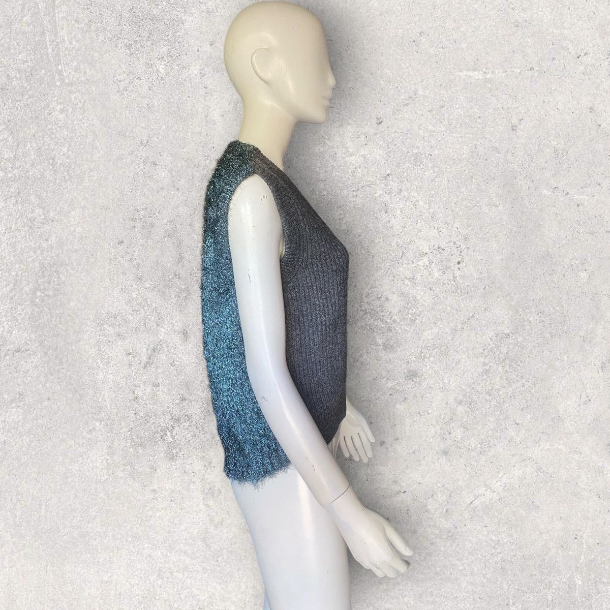 Maison Margiela Fall20 Contrast Fuzzy Sleeveless Sweater Size M / US 6-8 / IT 42-44 - 2 Thumbnail