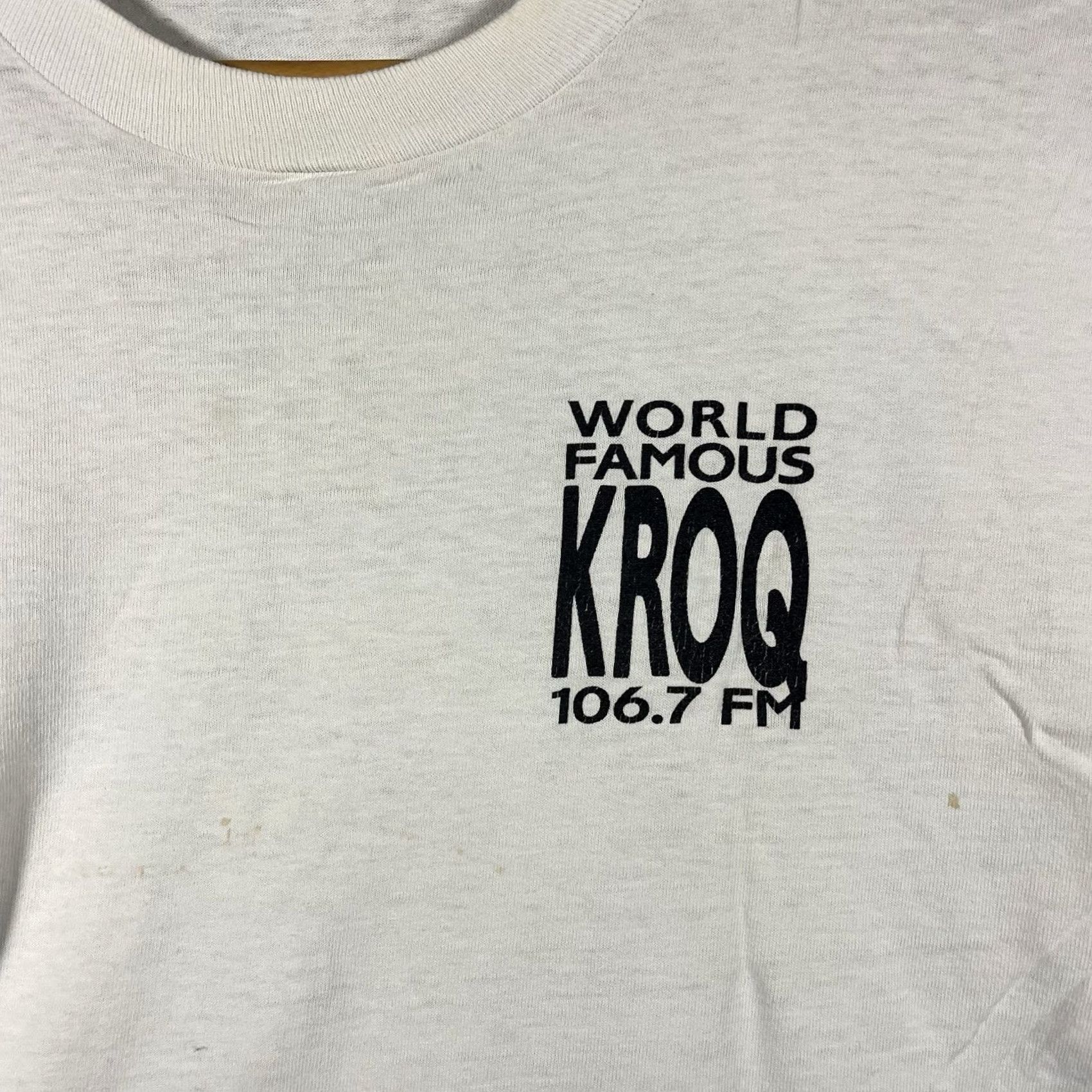 Vintage VINTAGE 90s KROQ 106.7 FM T-Shirt Large White USA Crew Neck Short Sleeve Men Size US L / EU 52-54 / 3 - 5 Thumbnail